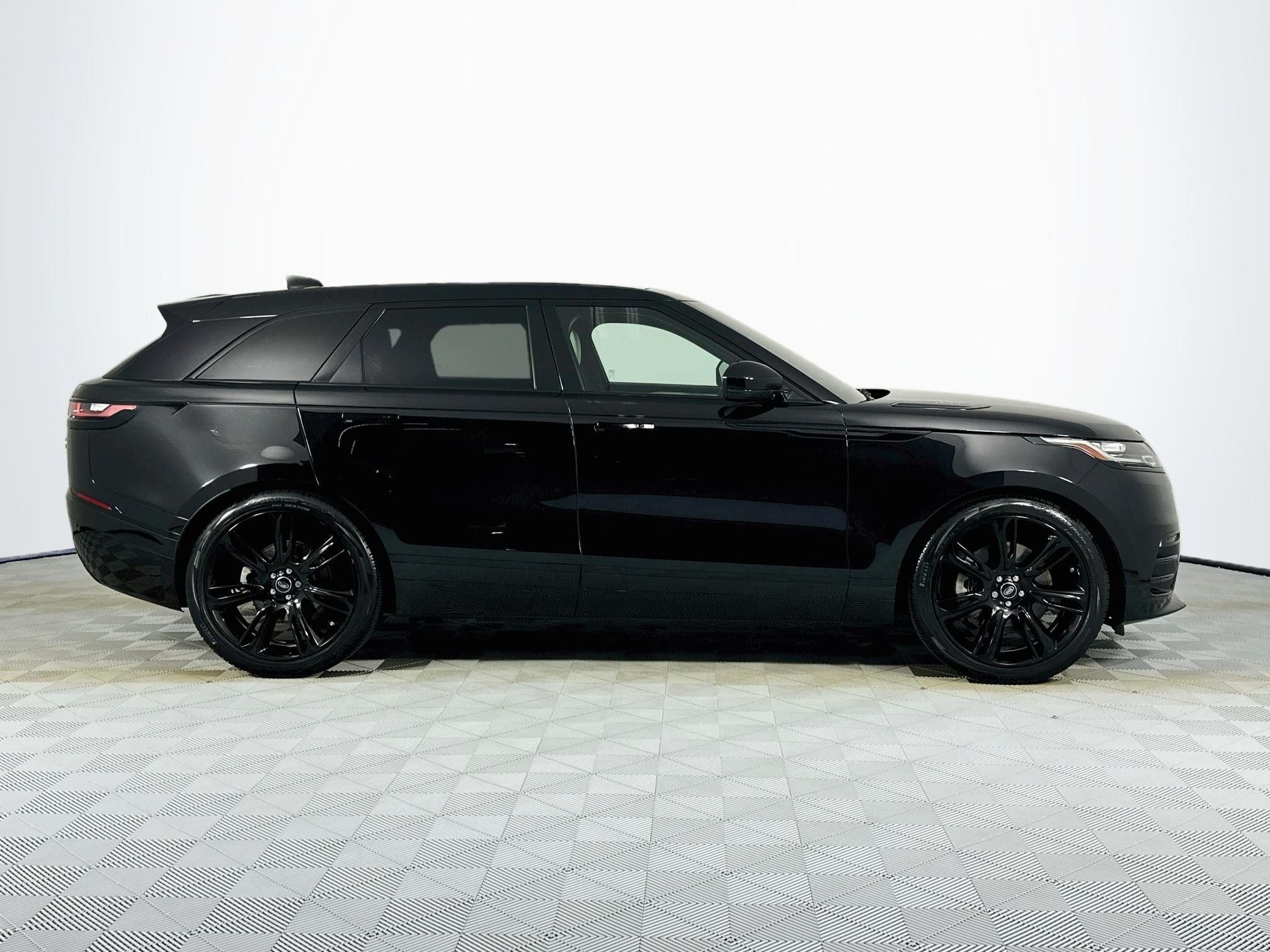 2023 Land Rover Range Rover Velar HST