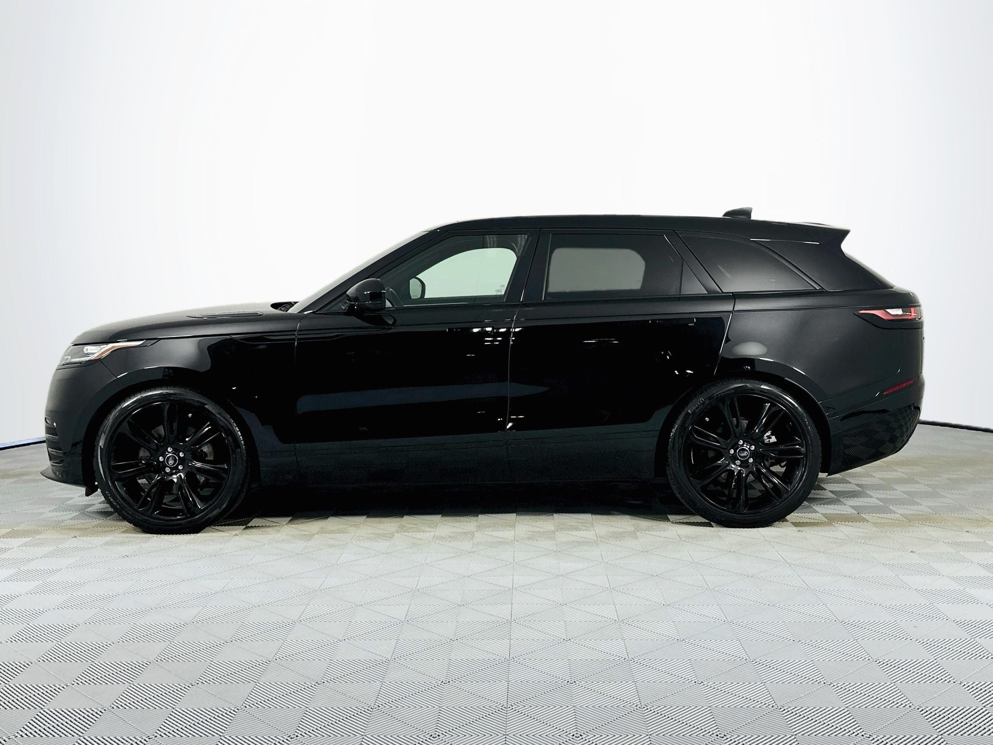 2023 Land Rover Range Rover Velar HST