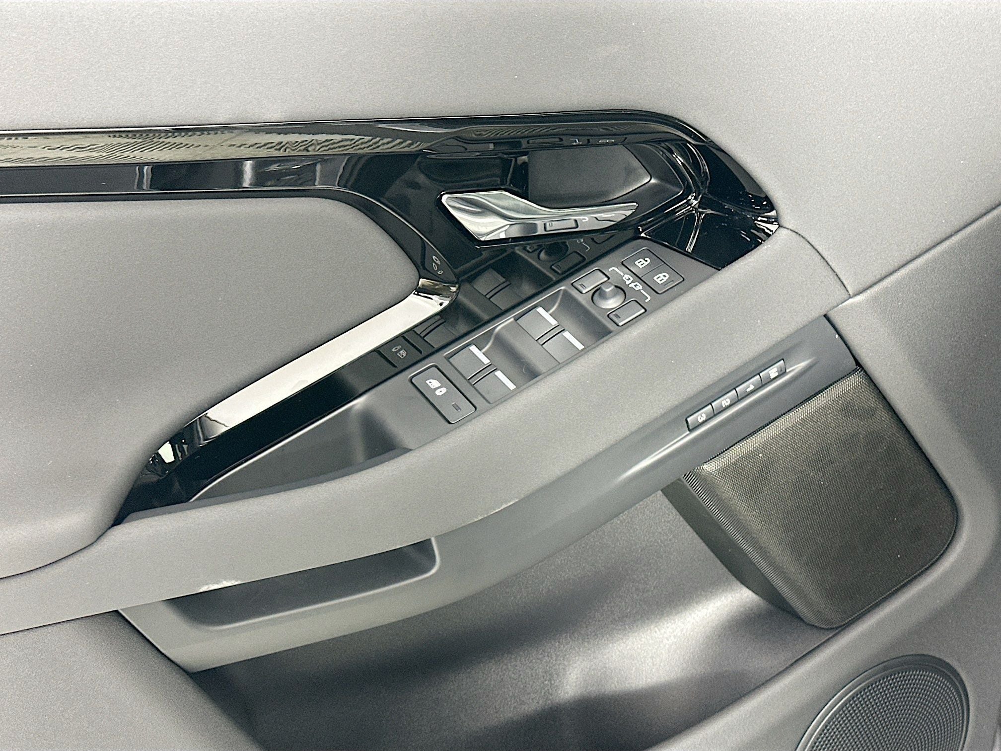 2026 Land Rover Range Rover Evoque S