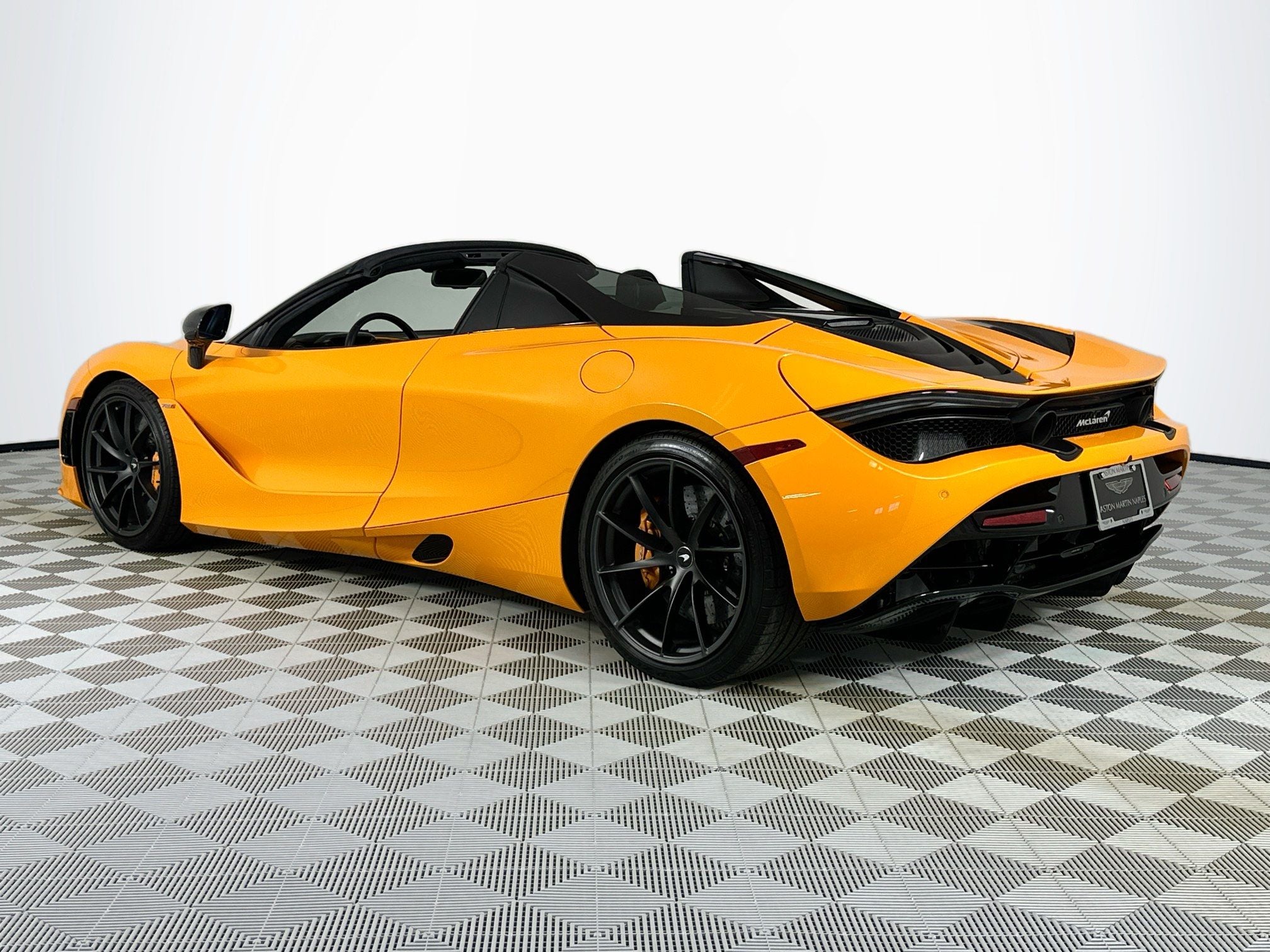 2022 McLaren 720S Performance