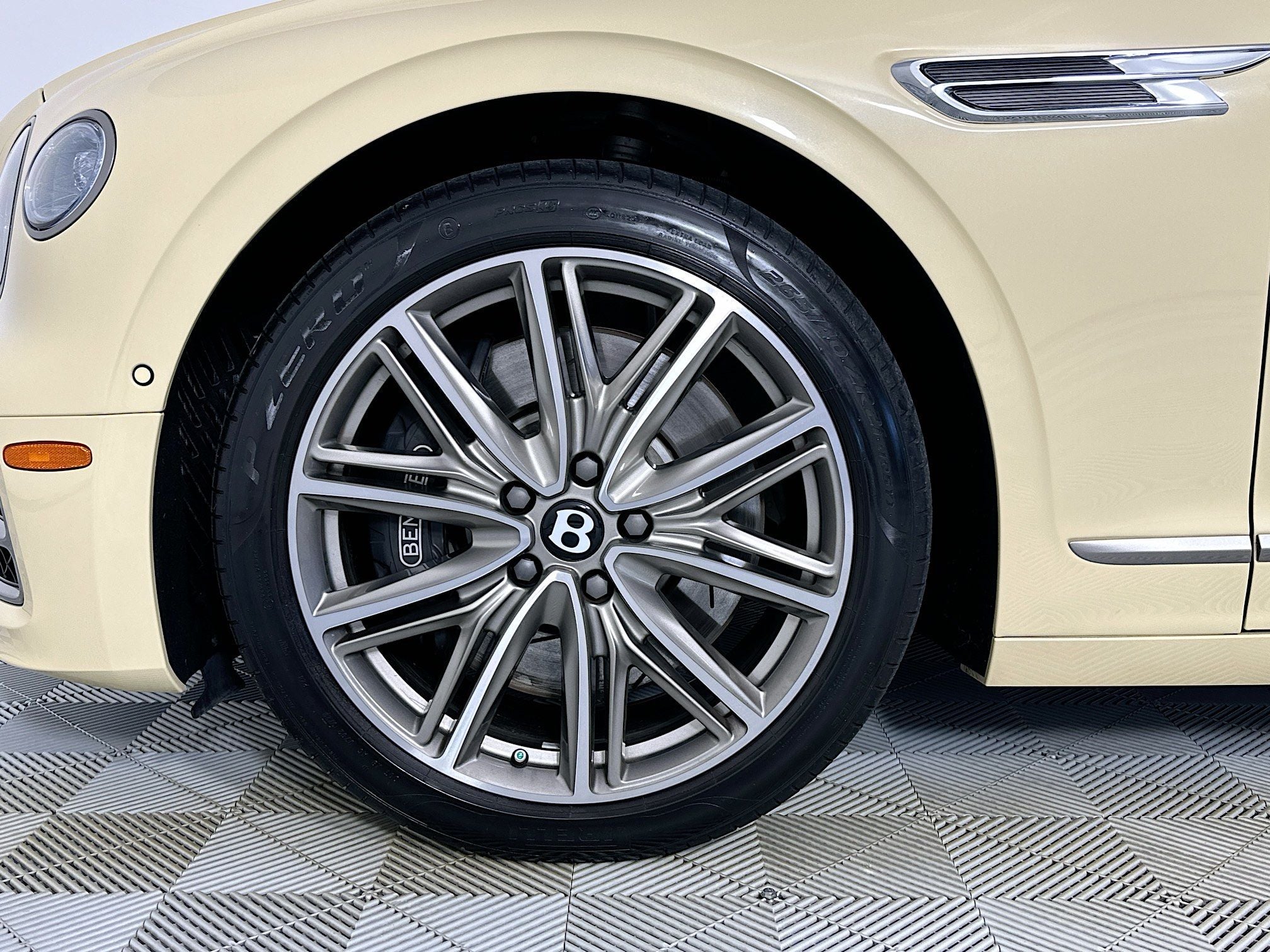 2023 Bentley Flying Spur Hybrid S