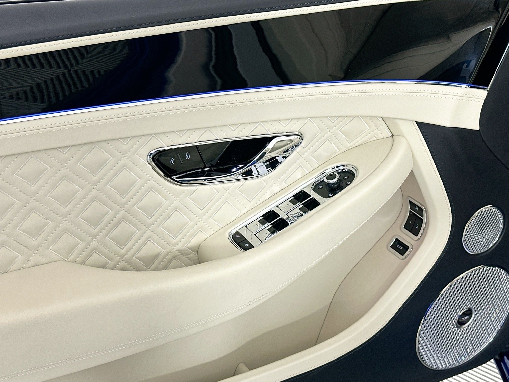 2022 Bentley Continental GTC V8 M.D.S.