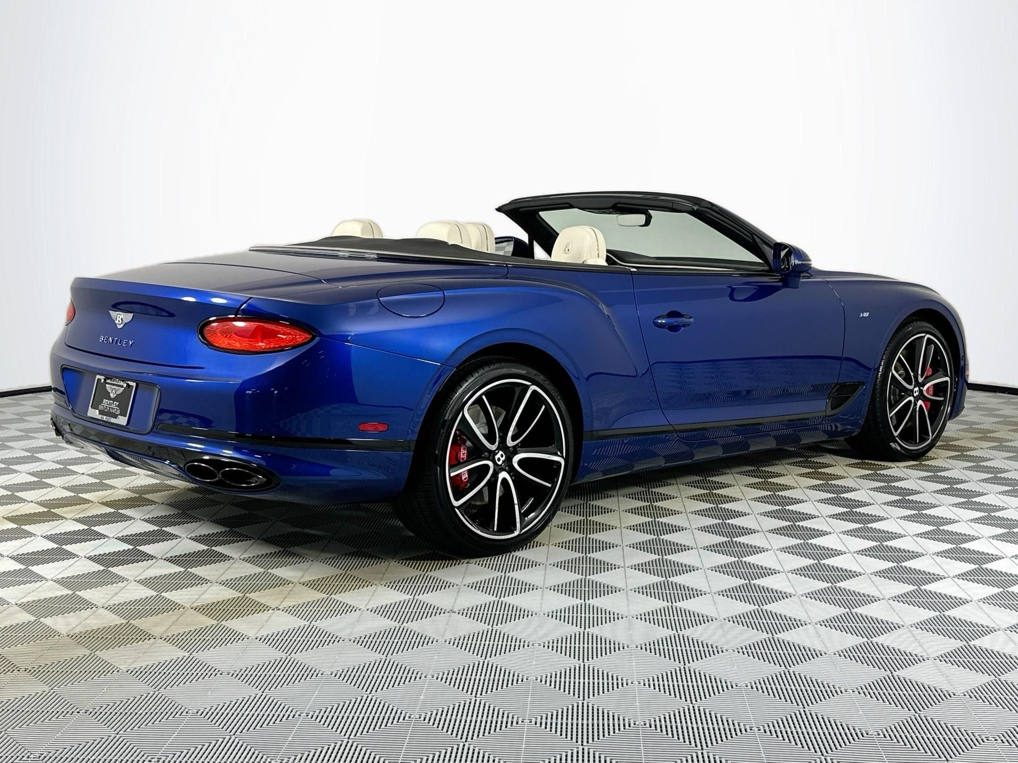 2022 Bentley Continental GTC V8 M.D.S.