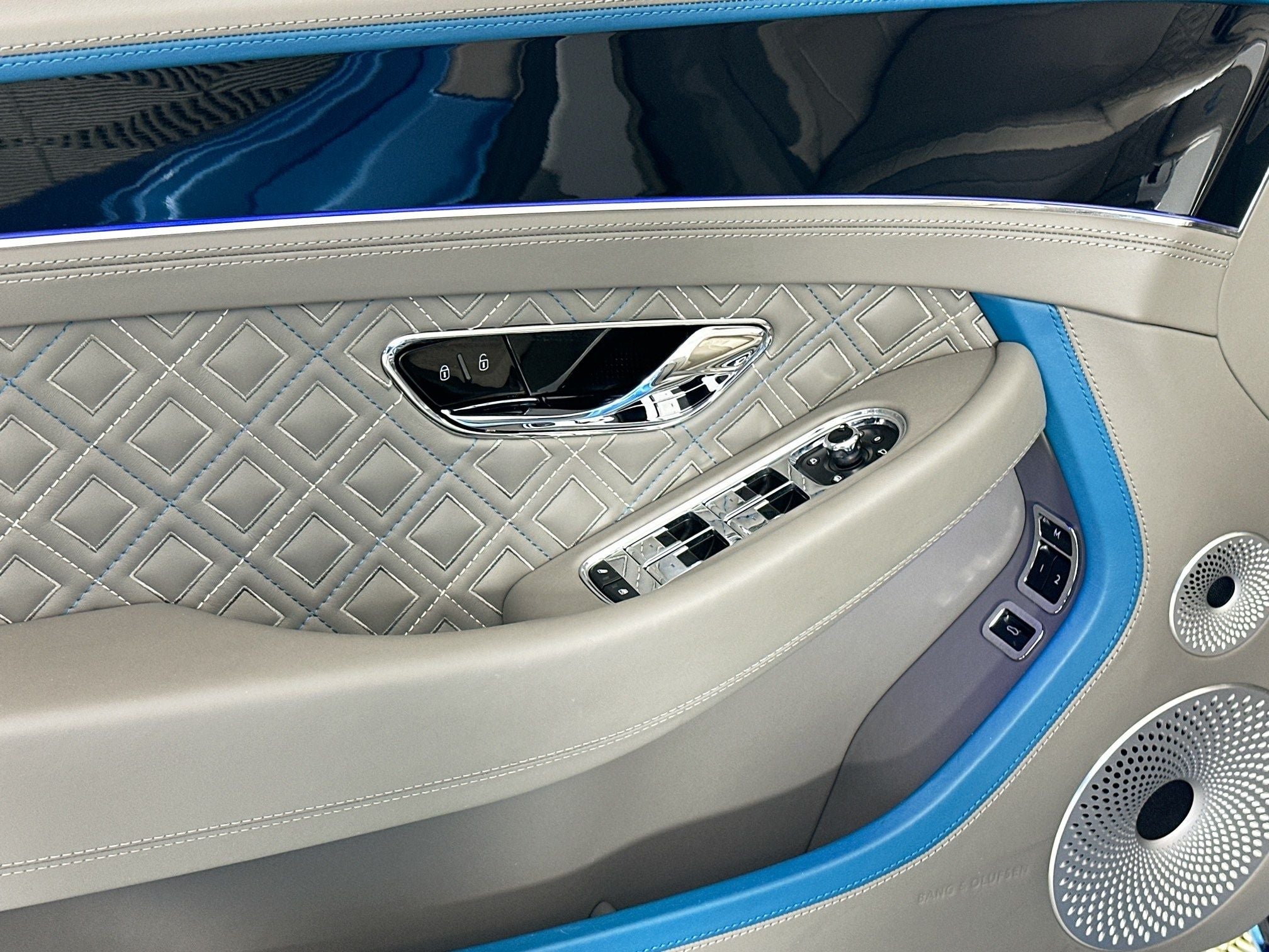 2021 Bentley Continental GTC Mulliner V8