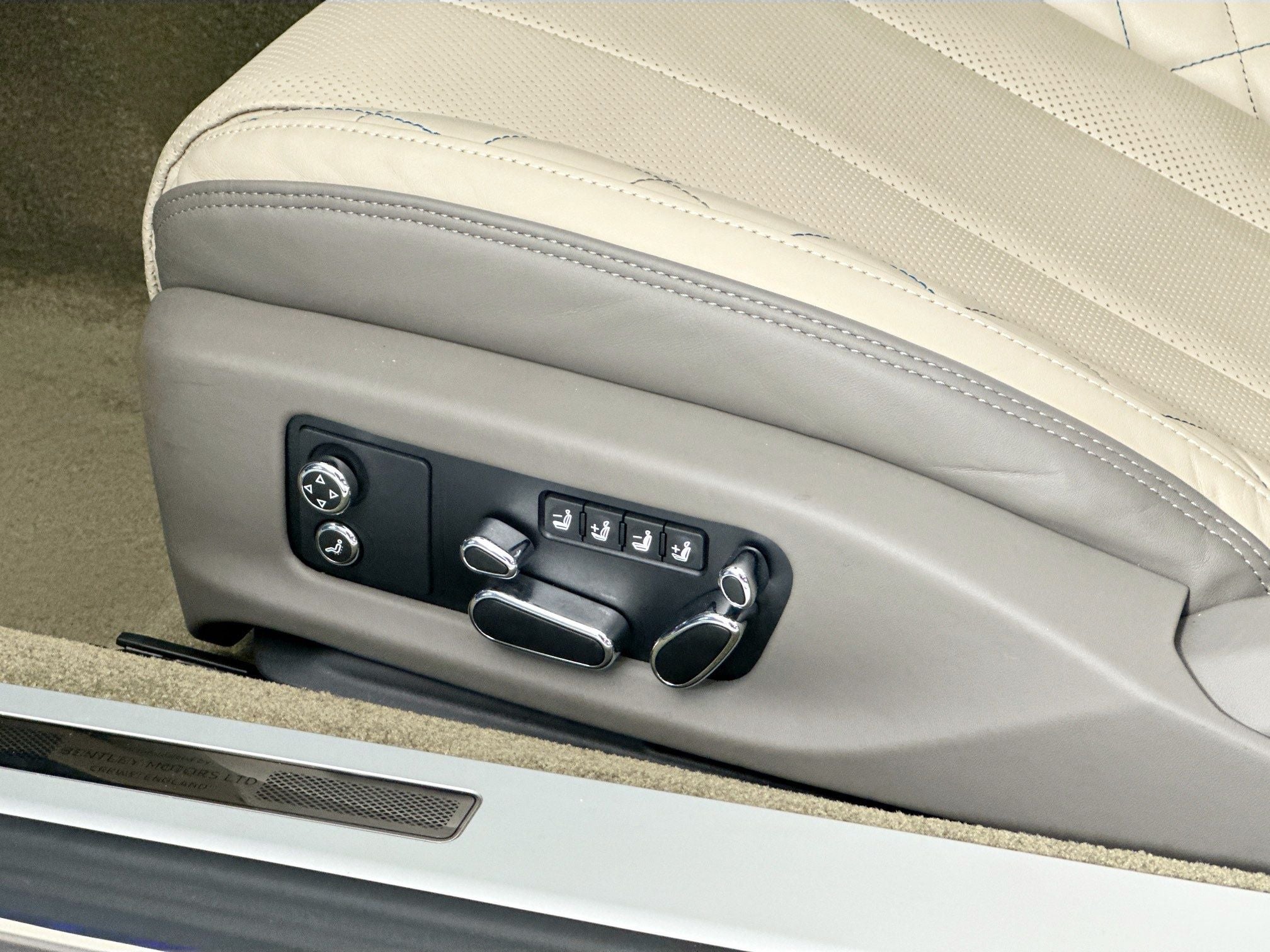 2021 Bentley Continental GTC Mulliner V8