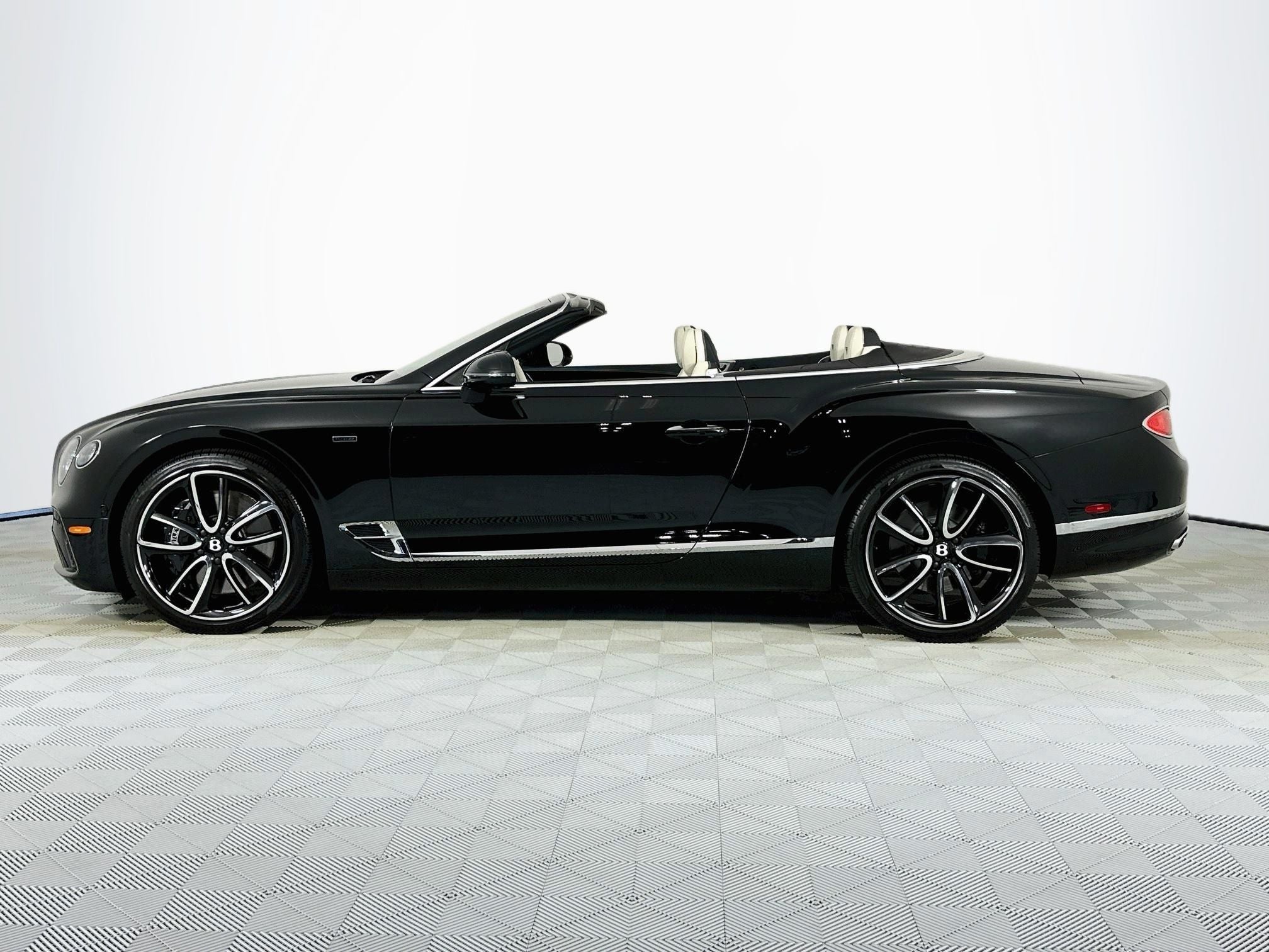 2024 Bentley Continental GTC V8 Edition 8