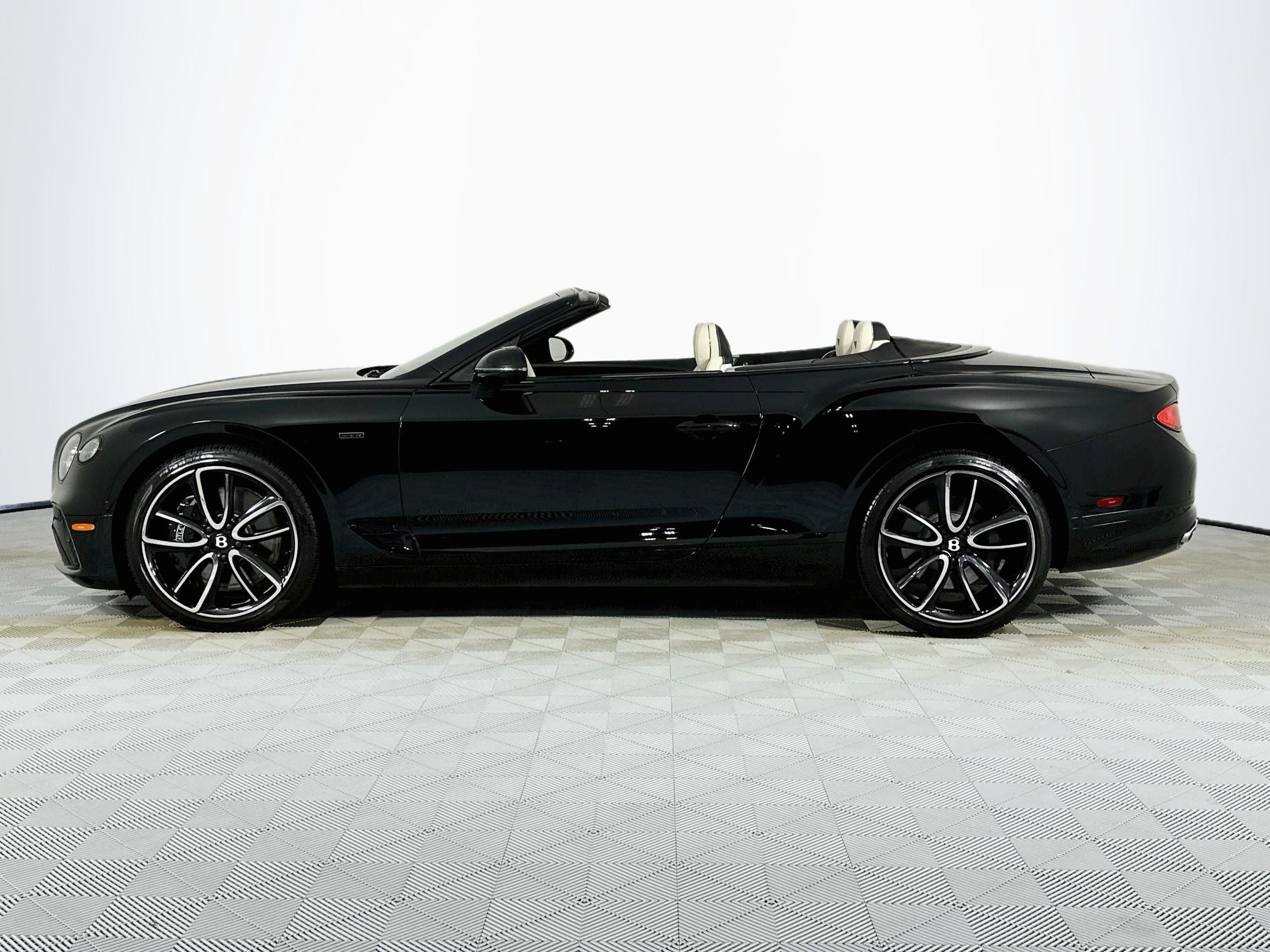 2024 Bentley Continental GTC V8 Edition 8