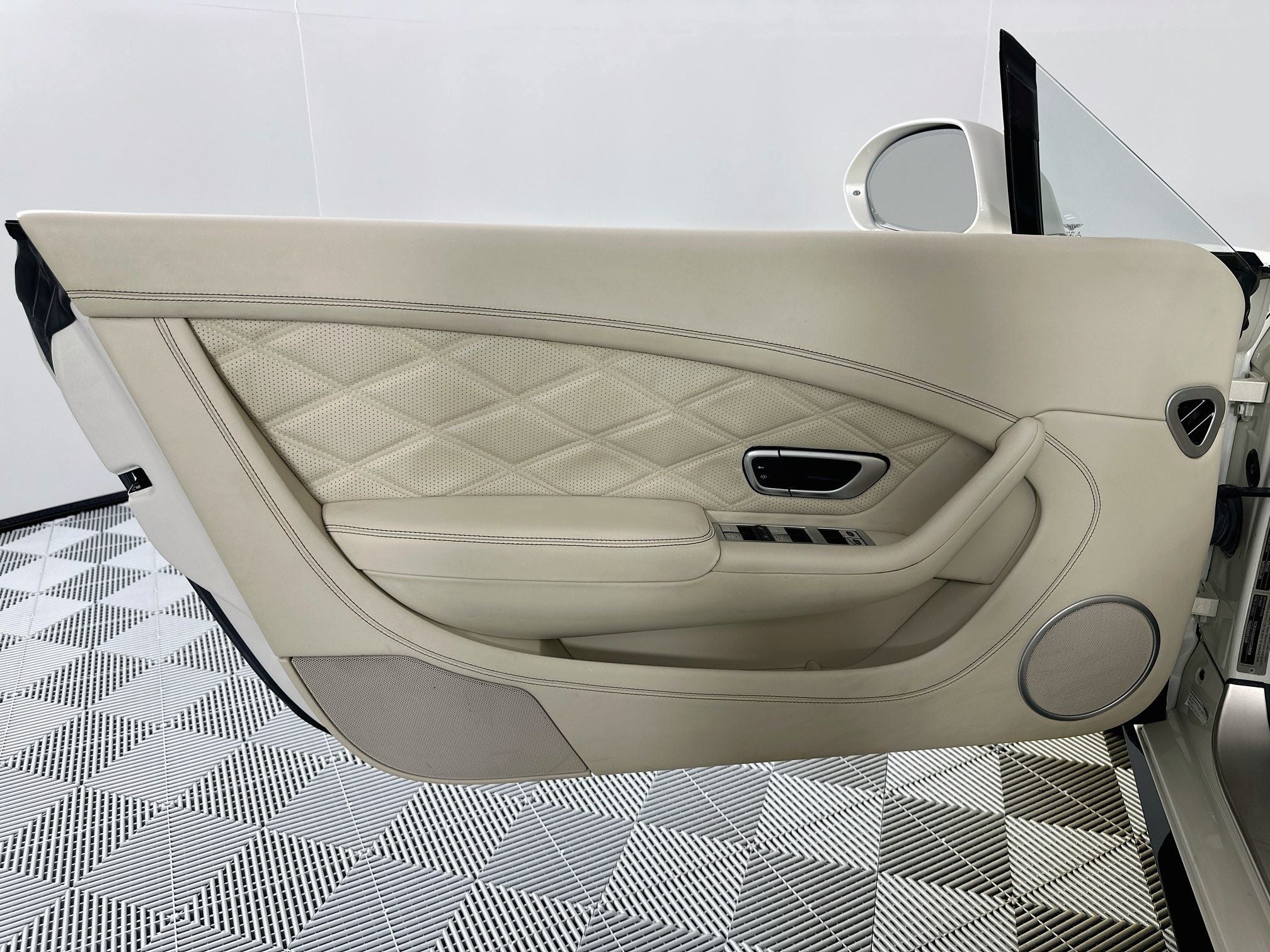 2015 Bentley Continental GTC Base