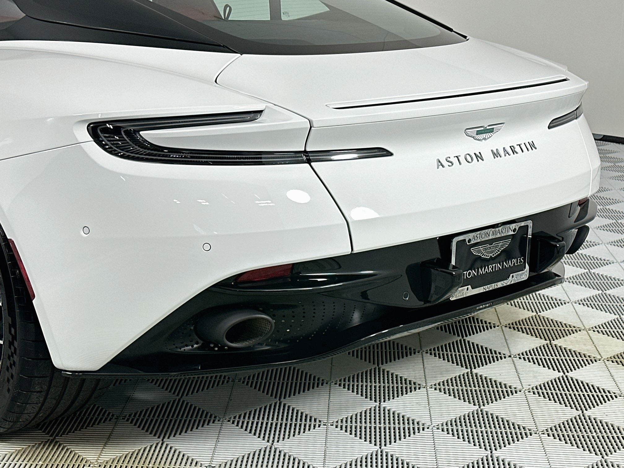 2024 Aston Martin DB12 Base