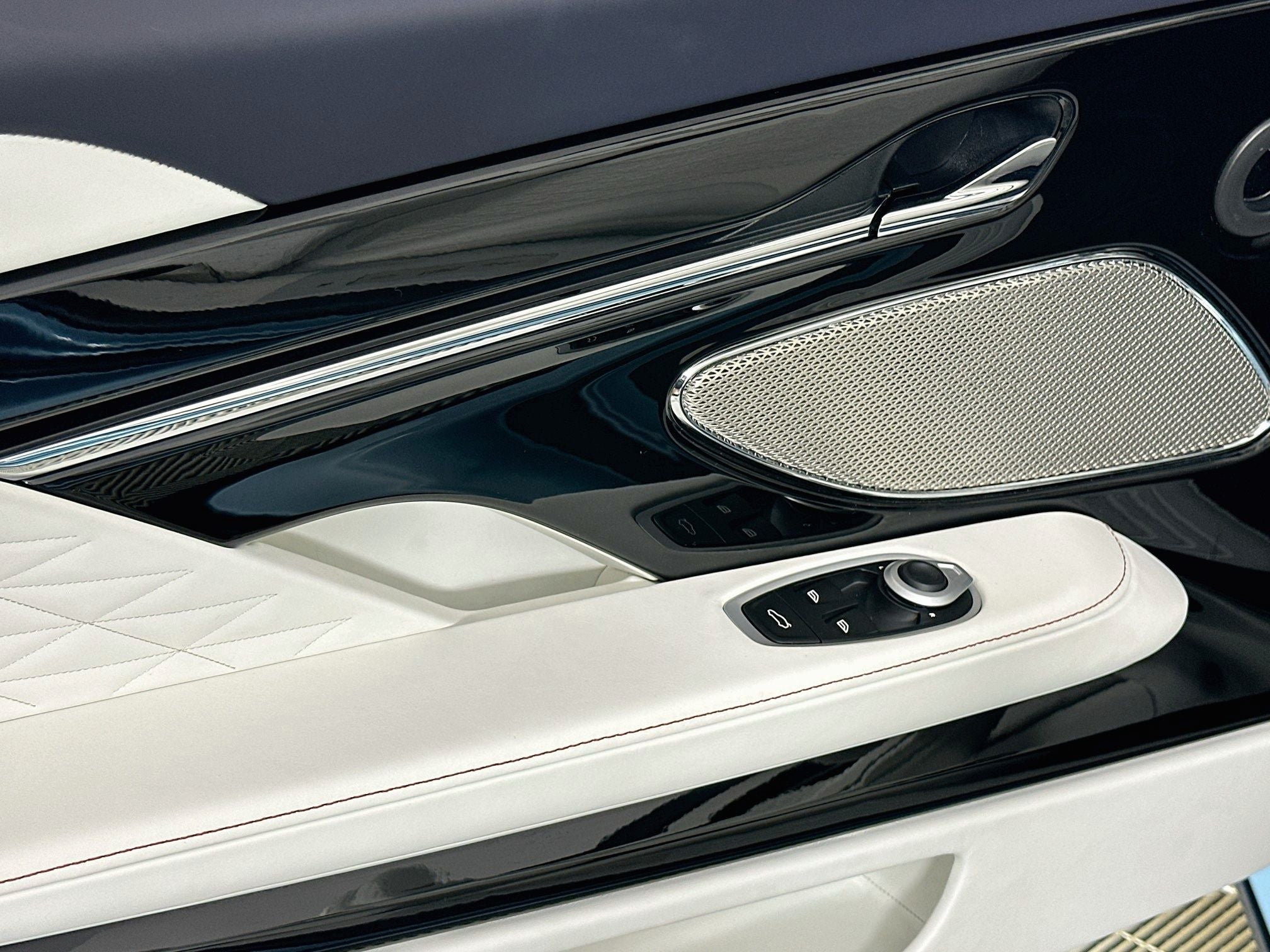 2024 Aston Martin DB12 Volante