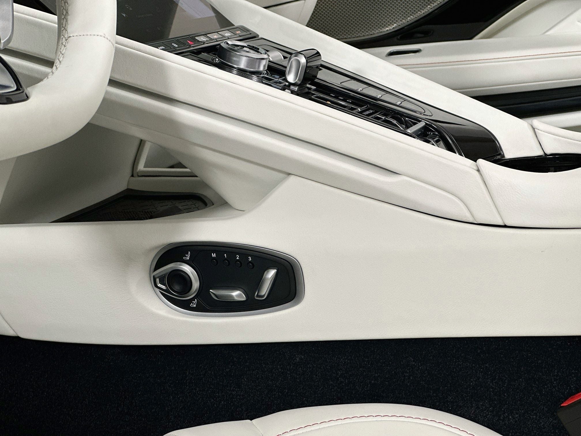2024 Aston Martin DB12 Volante