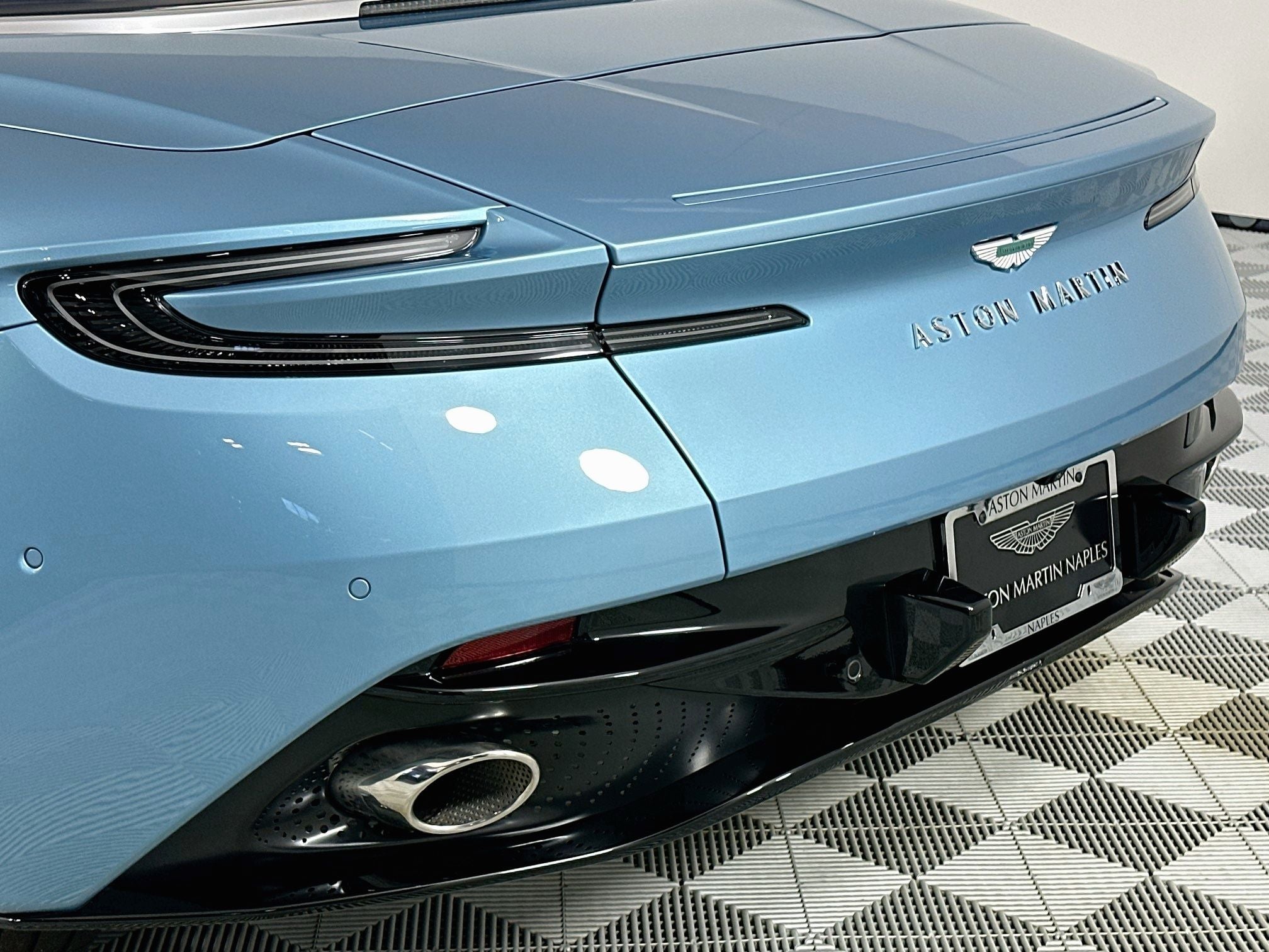 2024 Aston Martin DB12 Volante
