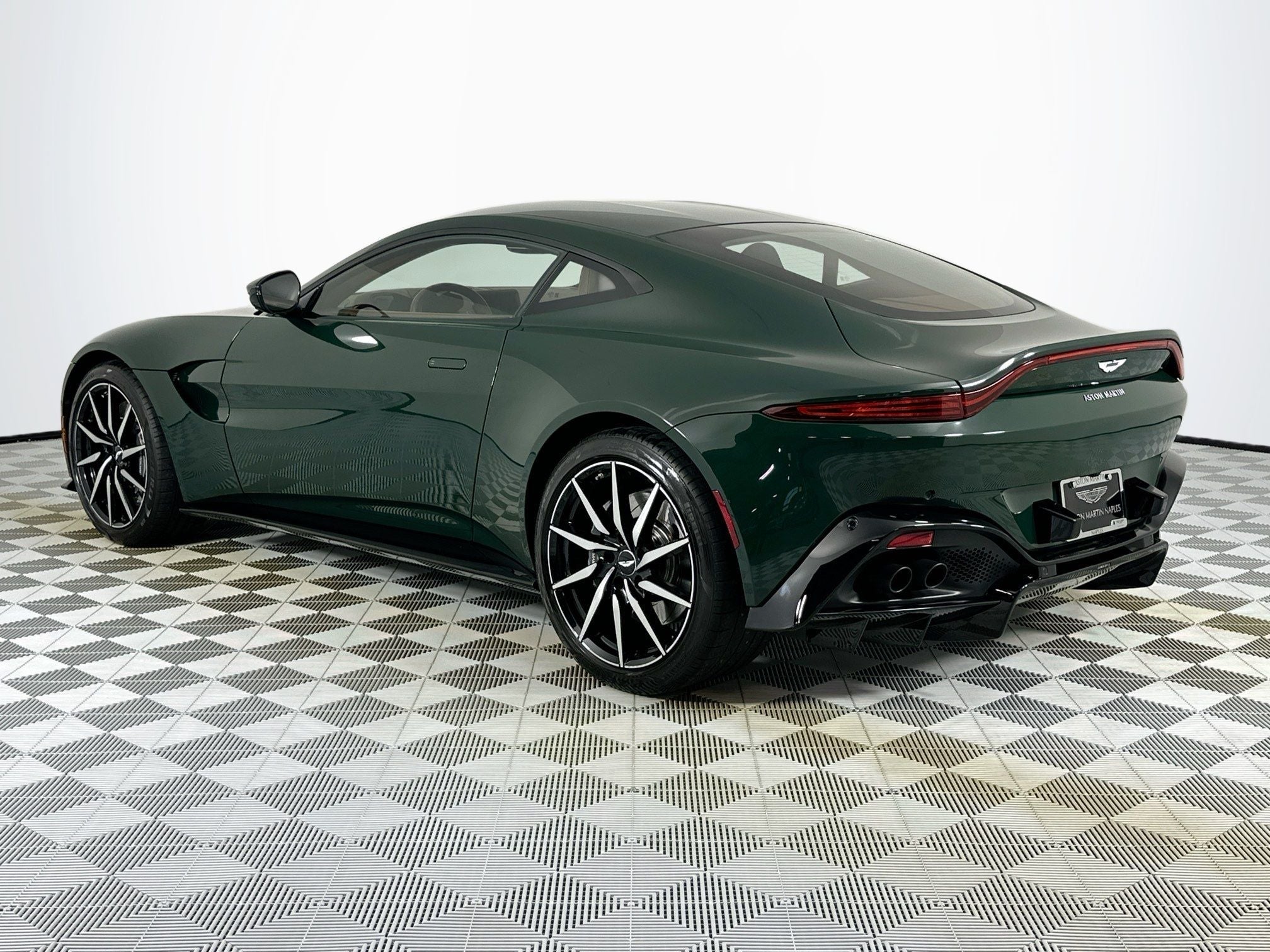 2020 Aston Martin Vantage Base