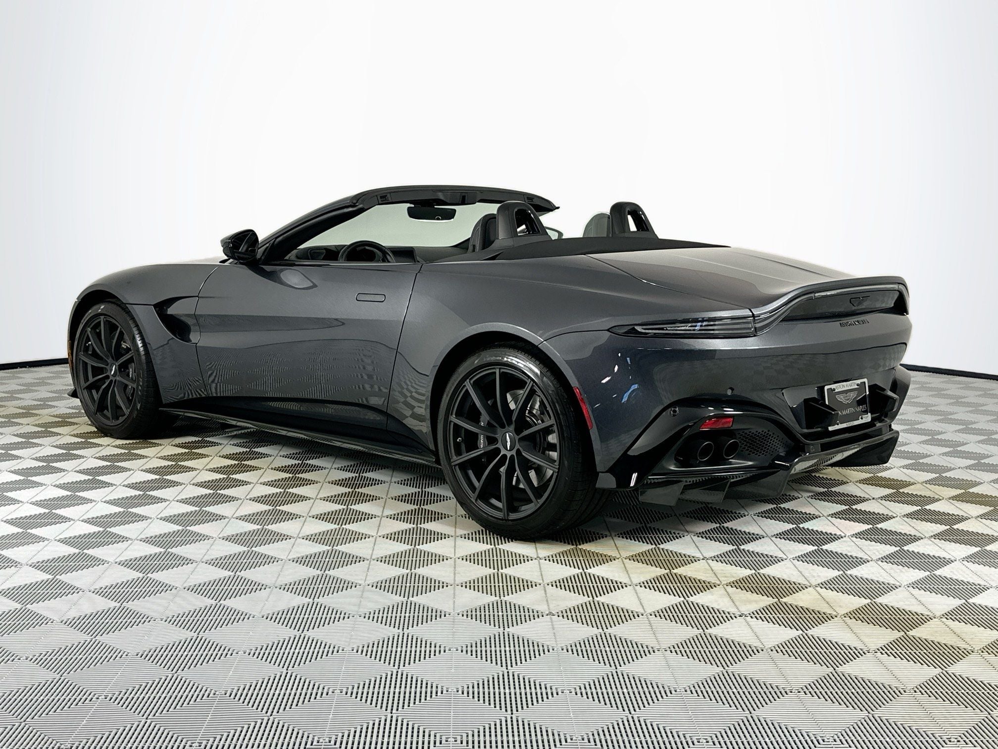 2021 Aston Martin Vantage Roadster