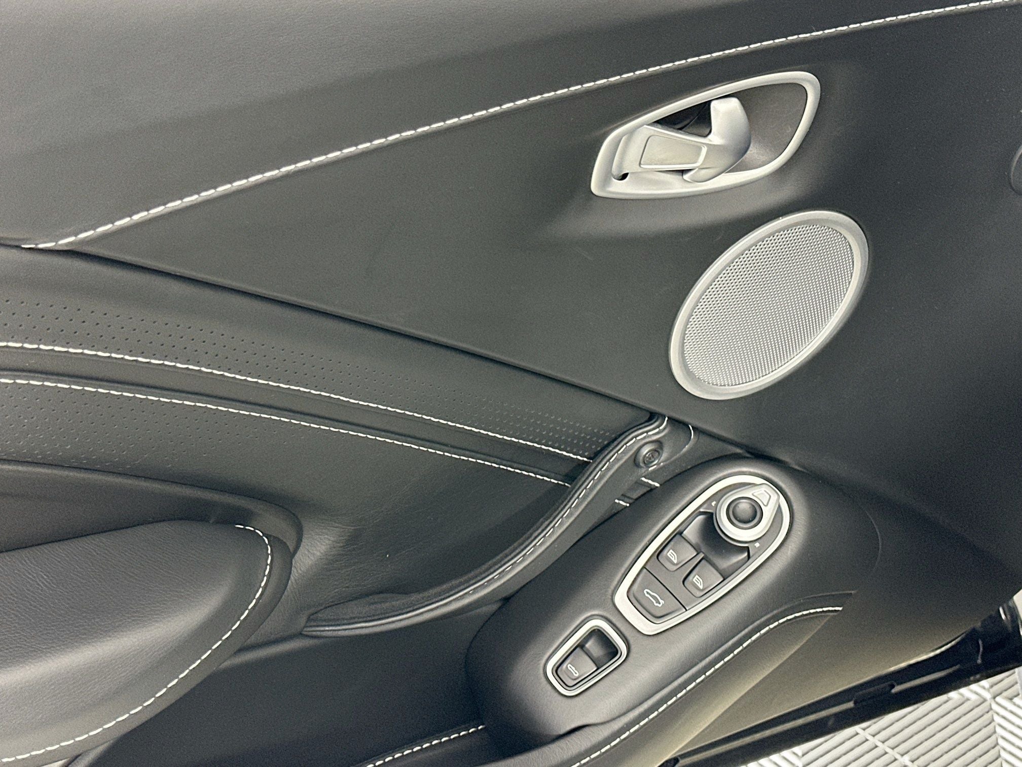 2021 Aston Martin Vantage Roadster