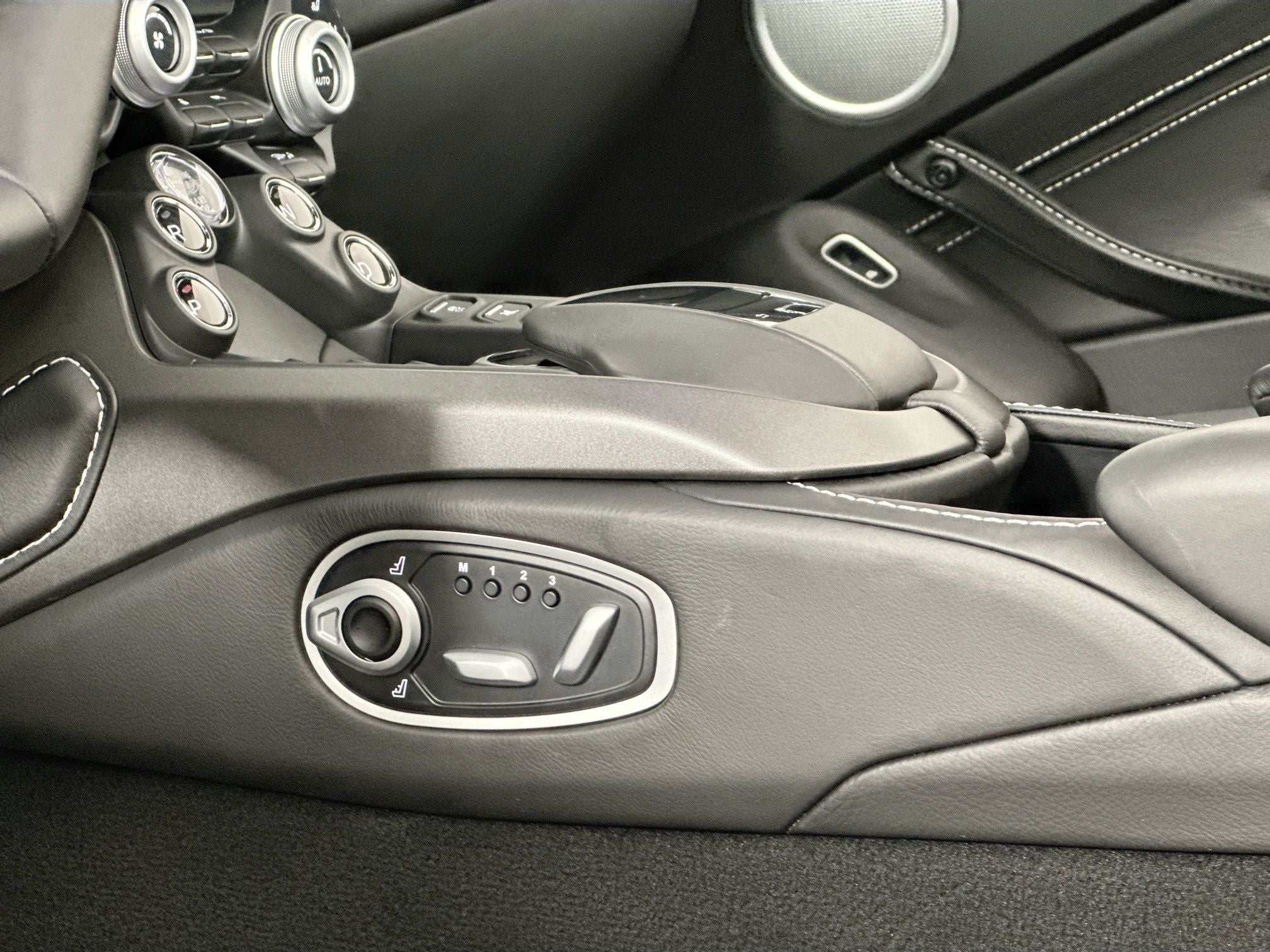 2021 Aston Martin Vantage Roadster