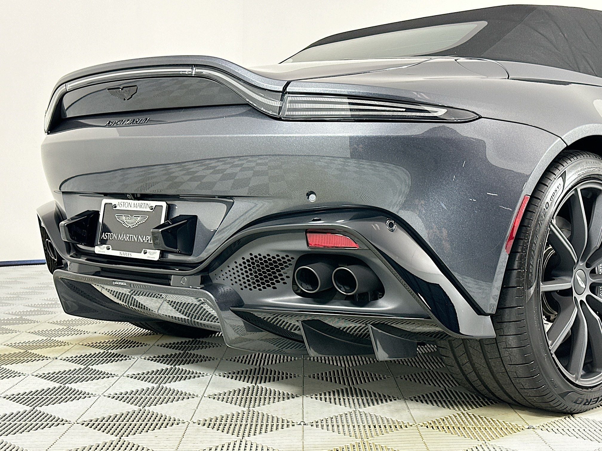 2021 Aston Martin Vantage Roadster