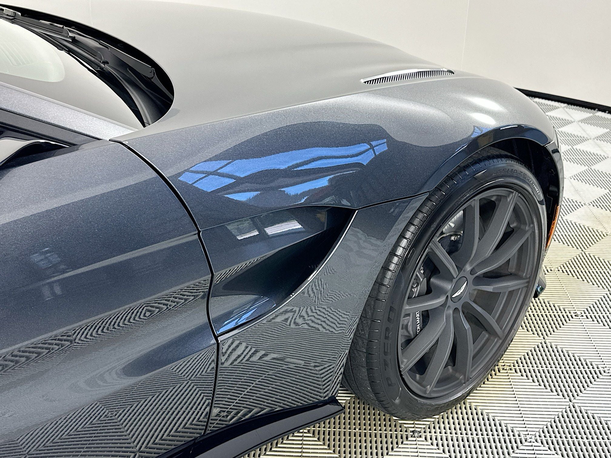 2021 Aston Martin Vantage Roadster