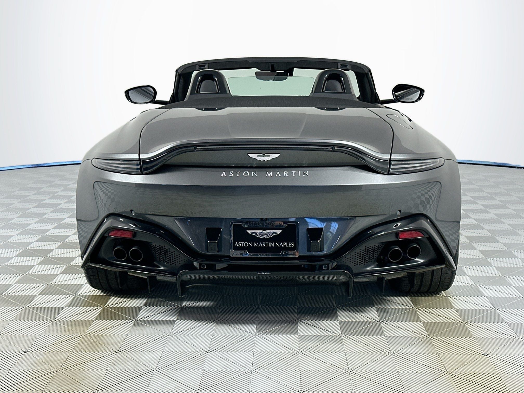 2022 Aston Martin Vantage Roadster