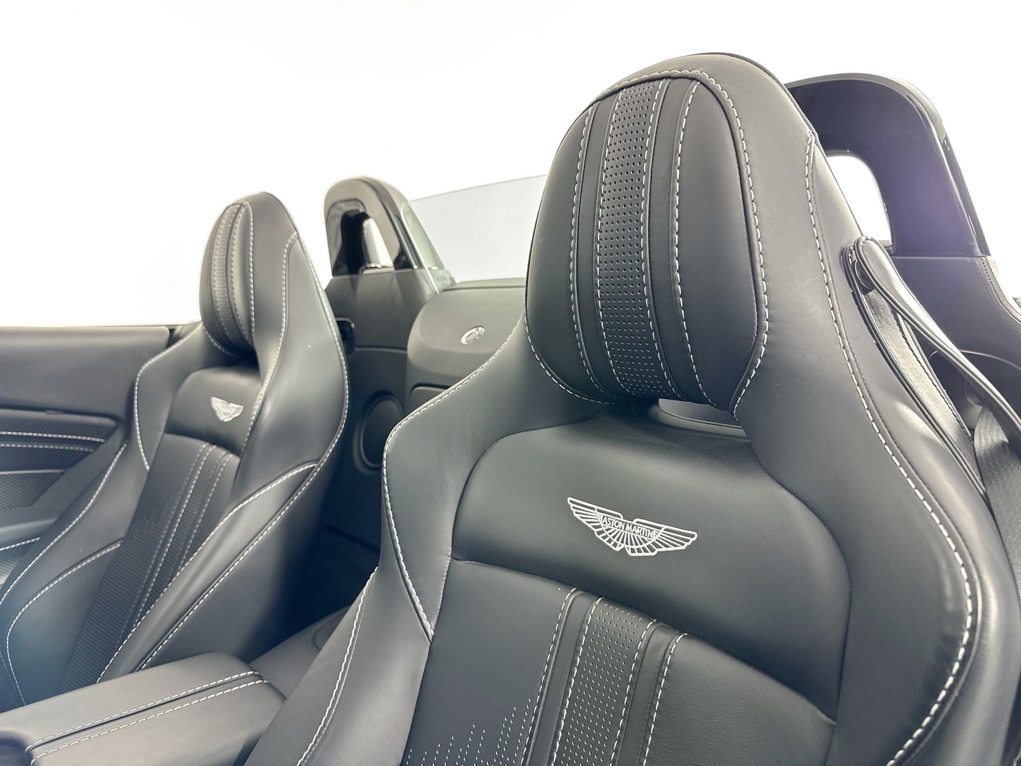 2022 Aston Martin Vantage Roadster