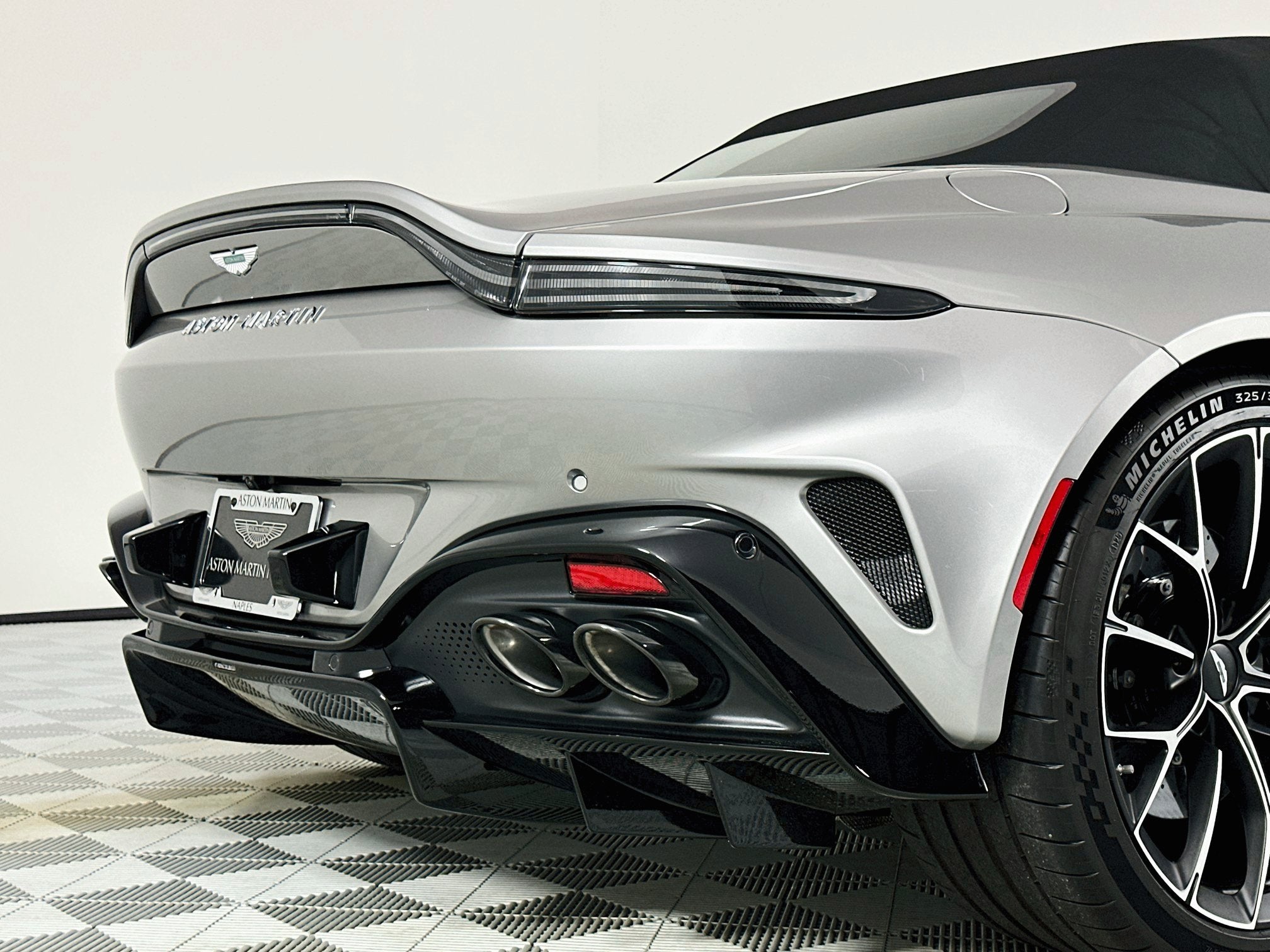 2026 Aston Martin Vantage Roadster