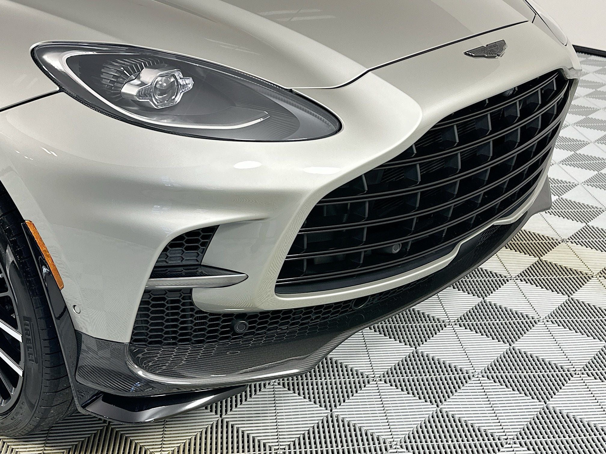 2023 Aston Martin DBX 707