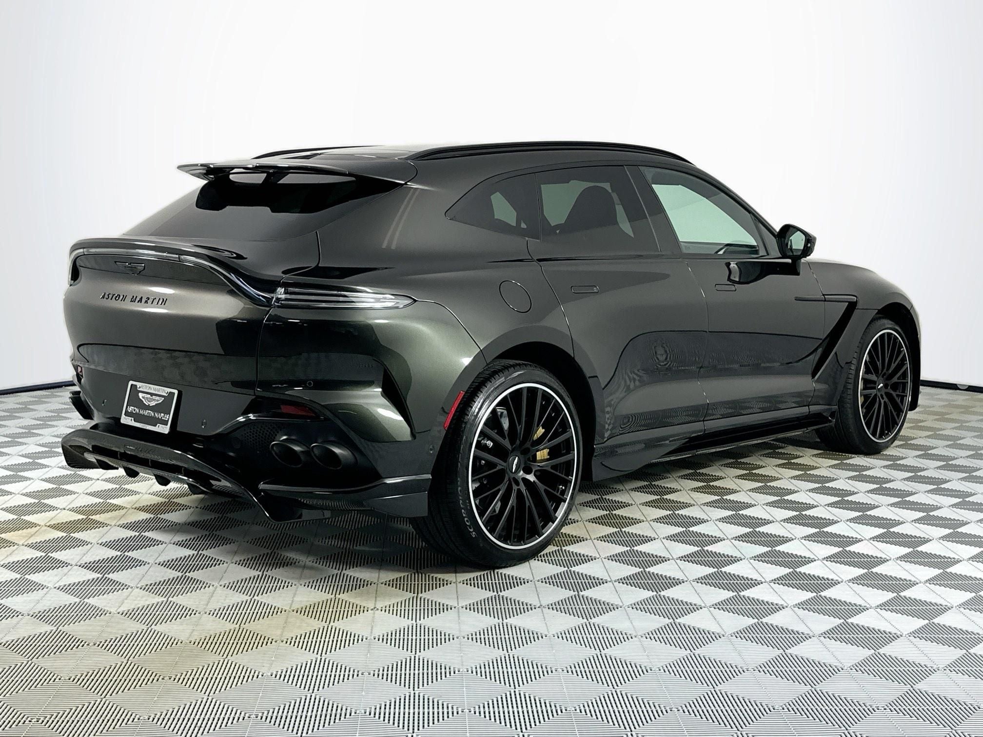 2024 Aston Martin DBX 707