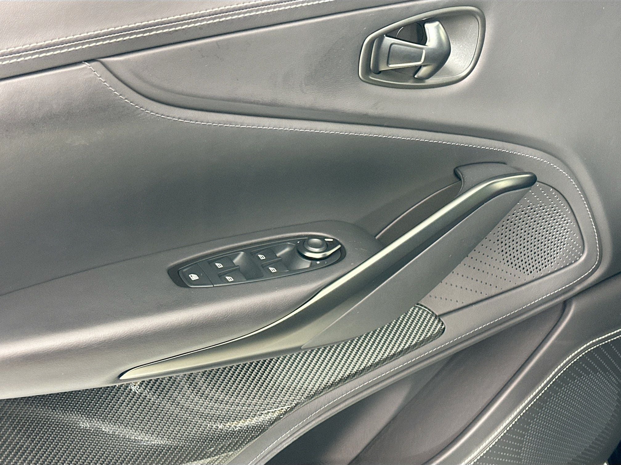 2024 Aston Martin DBX 707