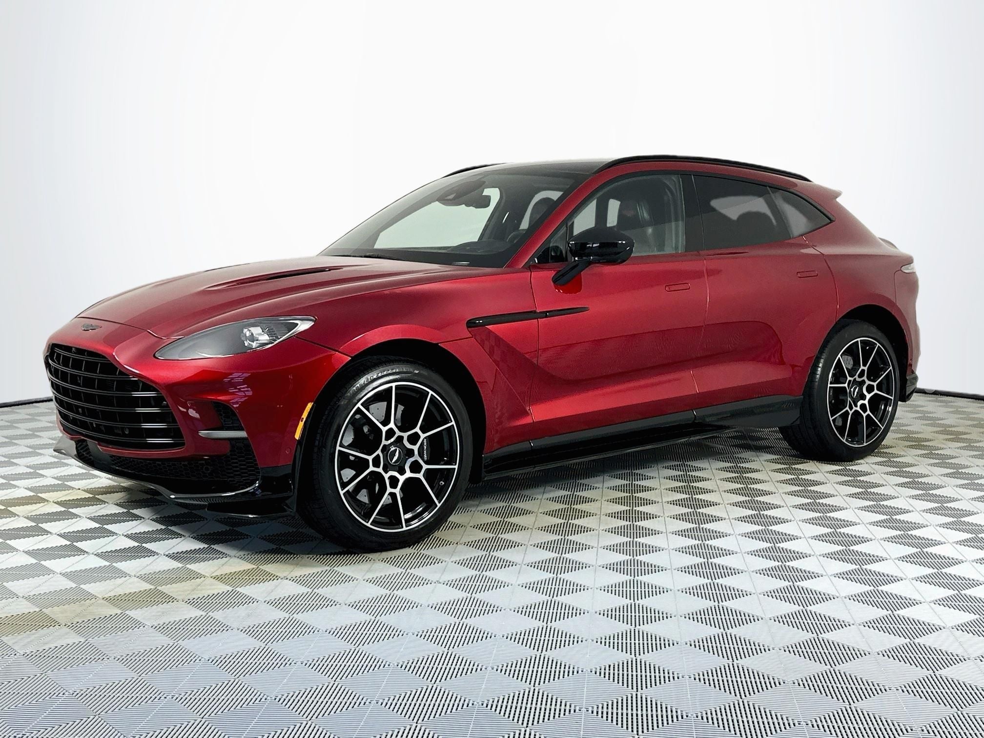 2023 Aston Martin DBX 707