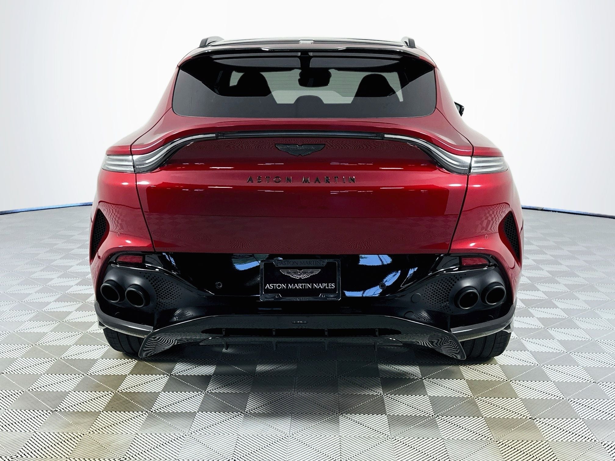 2023 Aston Martin DBX 707