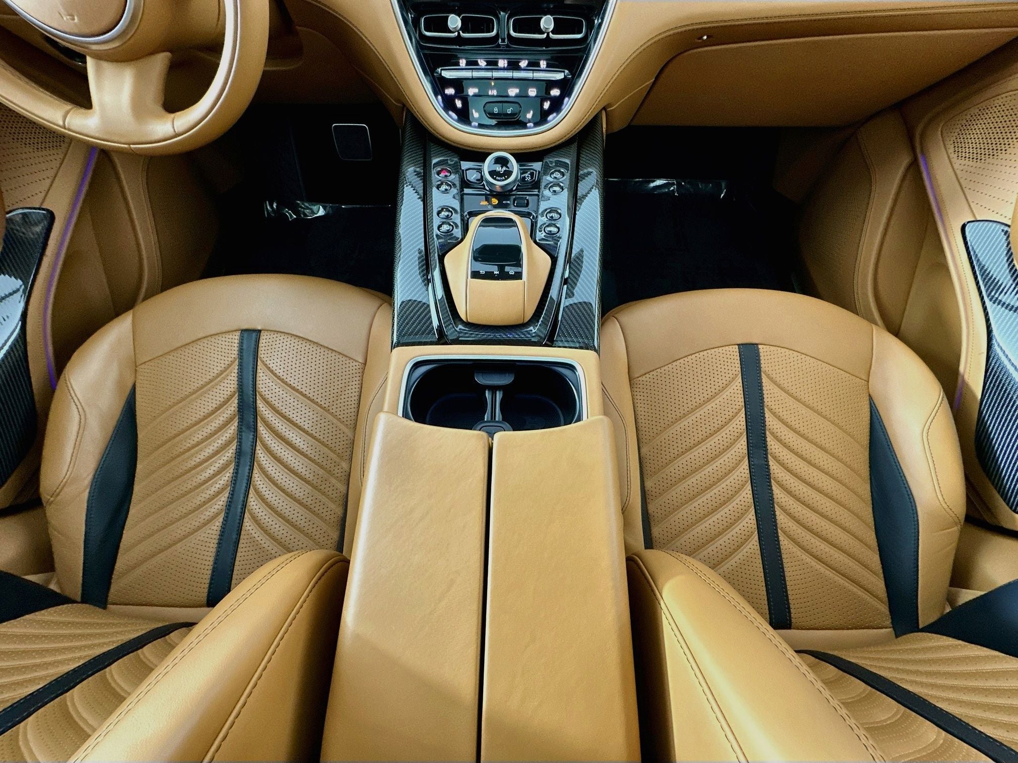 2023 Aston Martin DBX 707