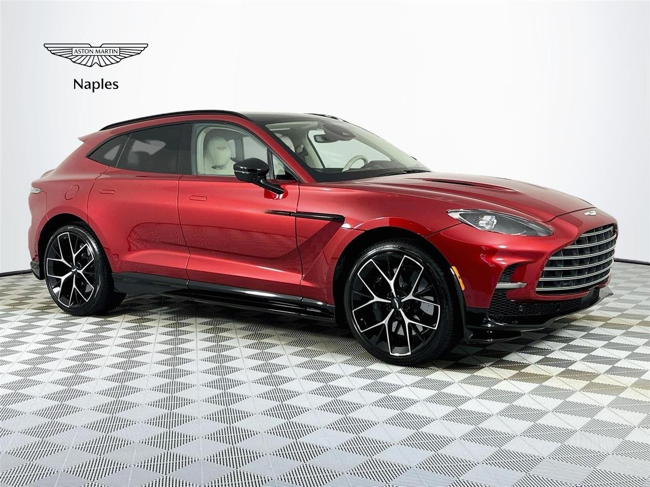 2025 Aston Martin DBX 707