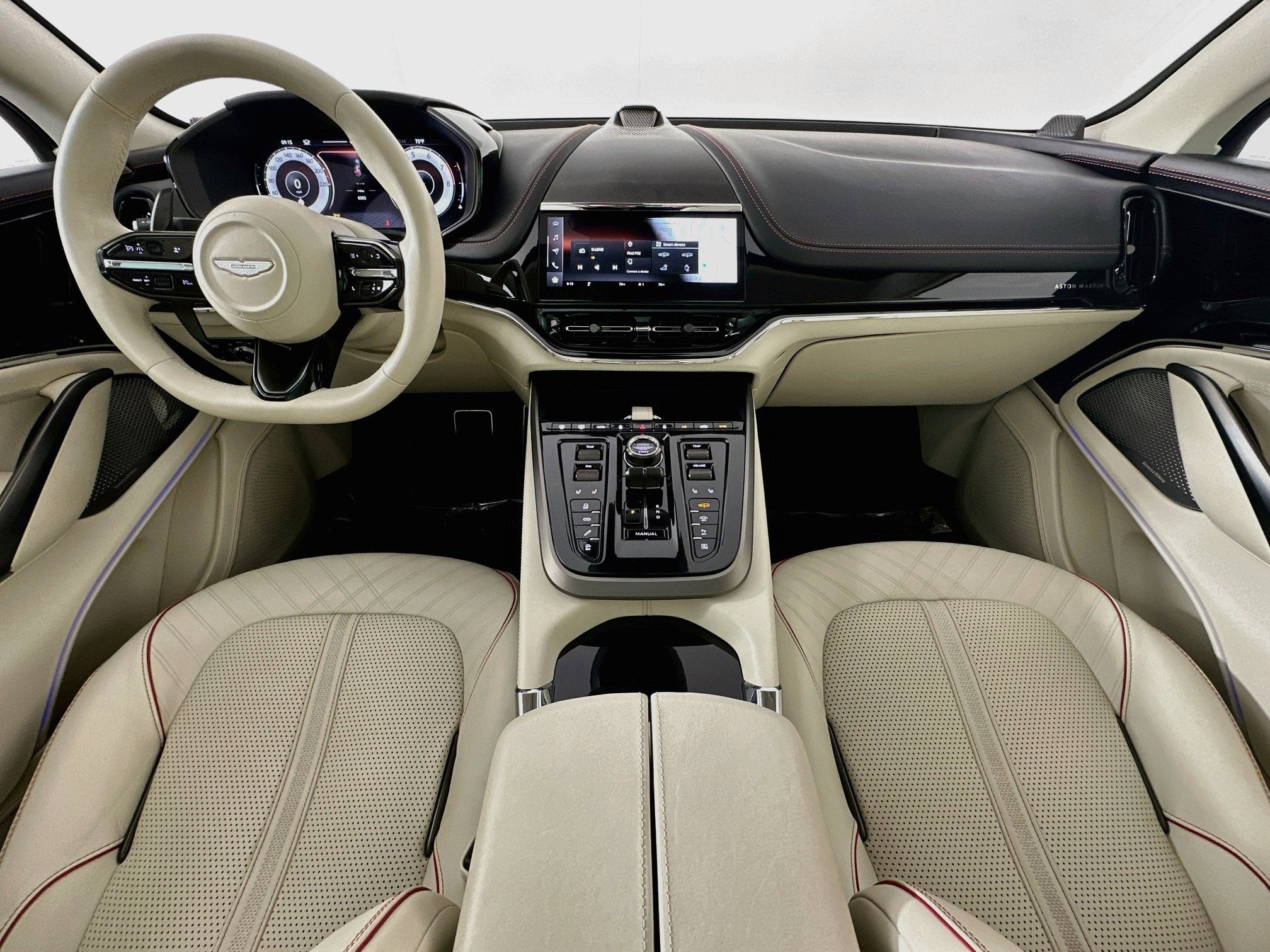 2025 Aston Martin DBX 707