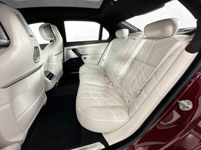 2023 BMW 7 Series 740i
