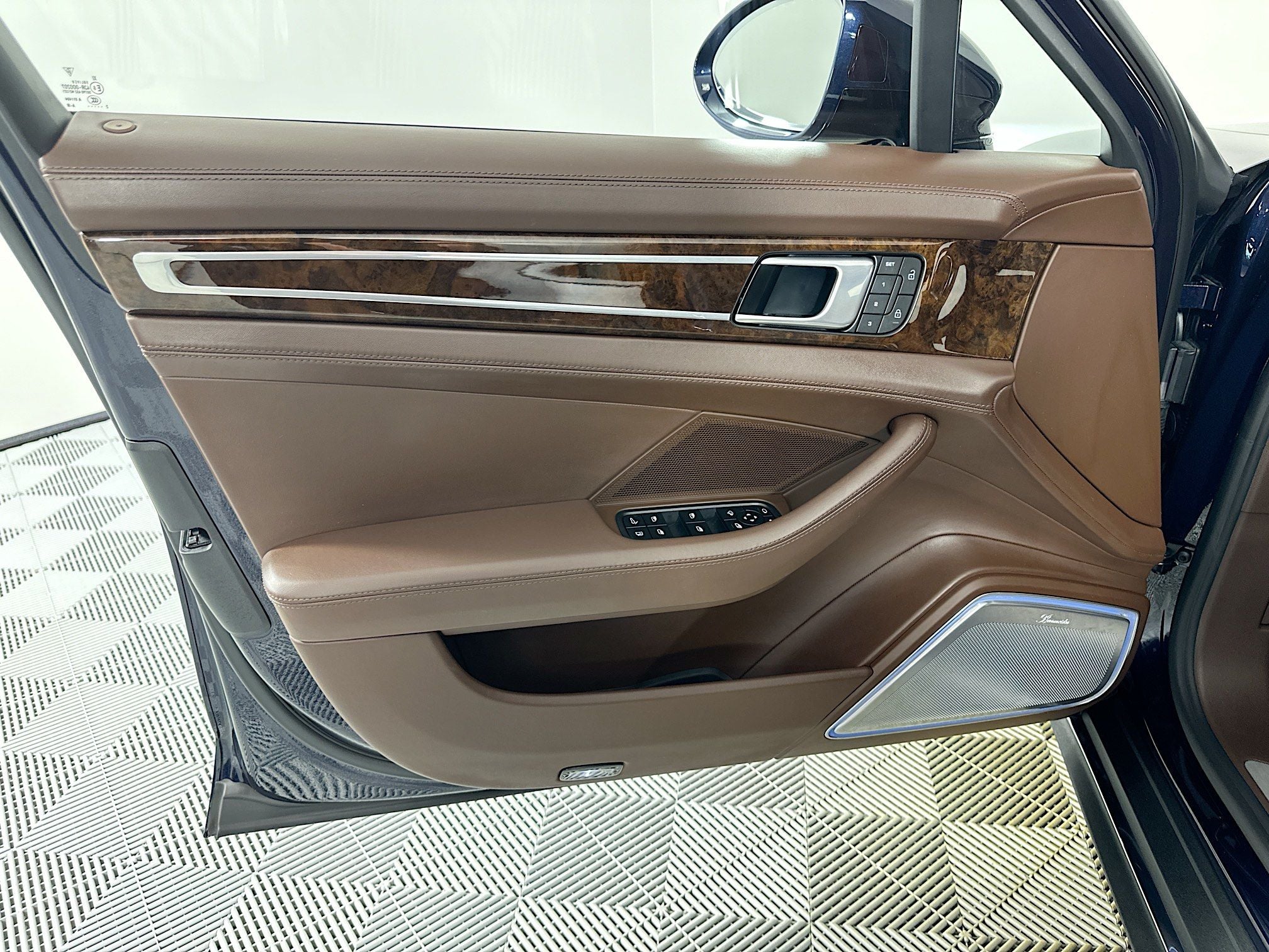 2023 Porsche Panamera E-Hybrid 4 Executive