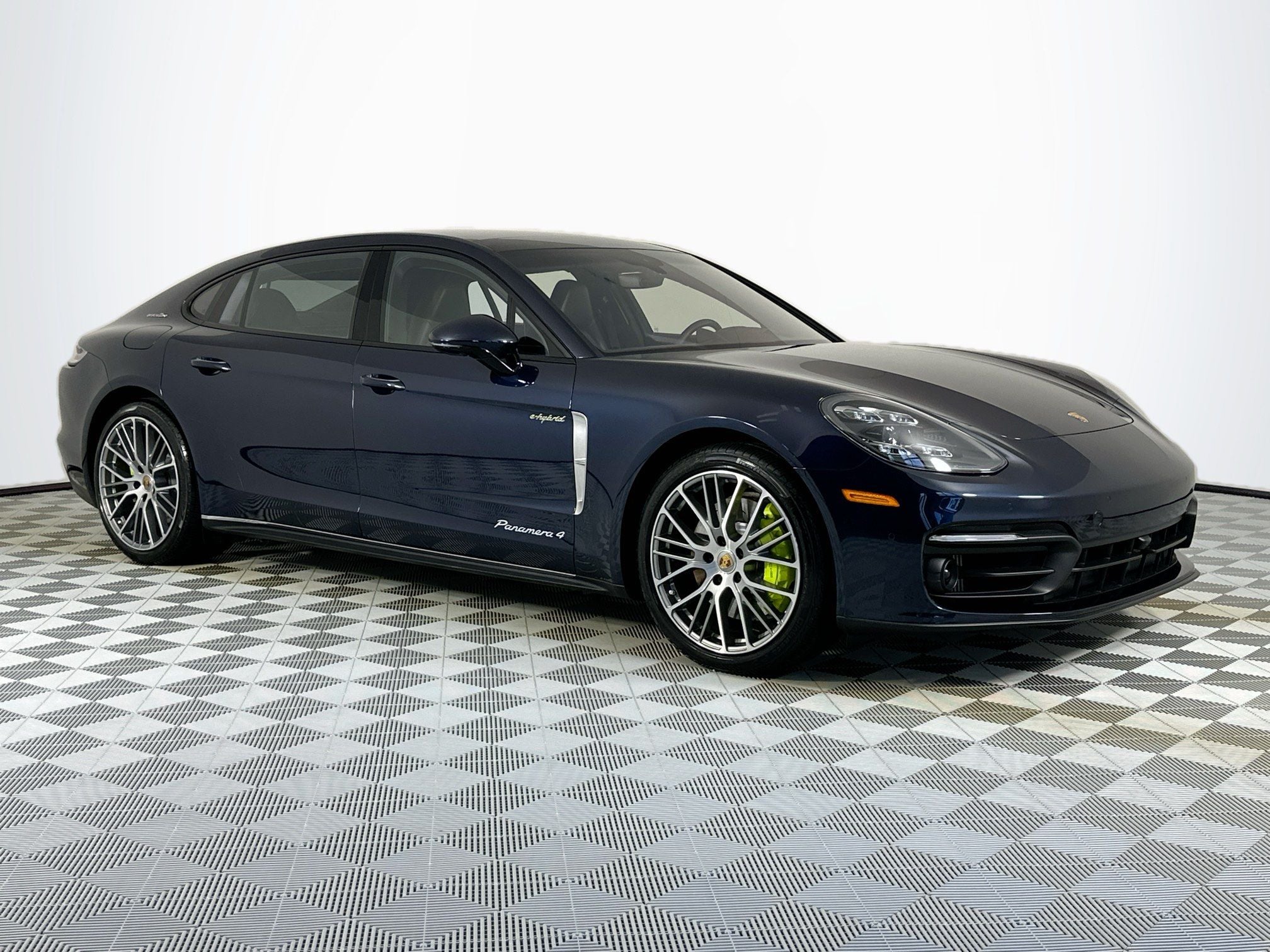 2023 Porsche Panamera E-Hybrid 4 Executive