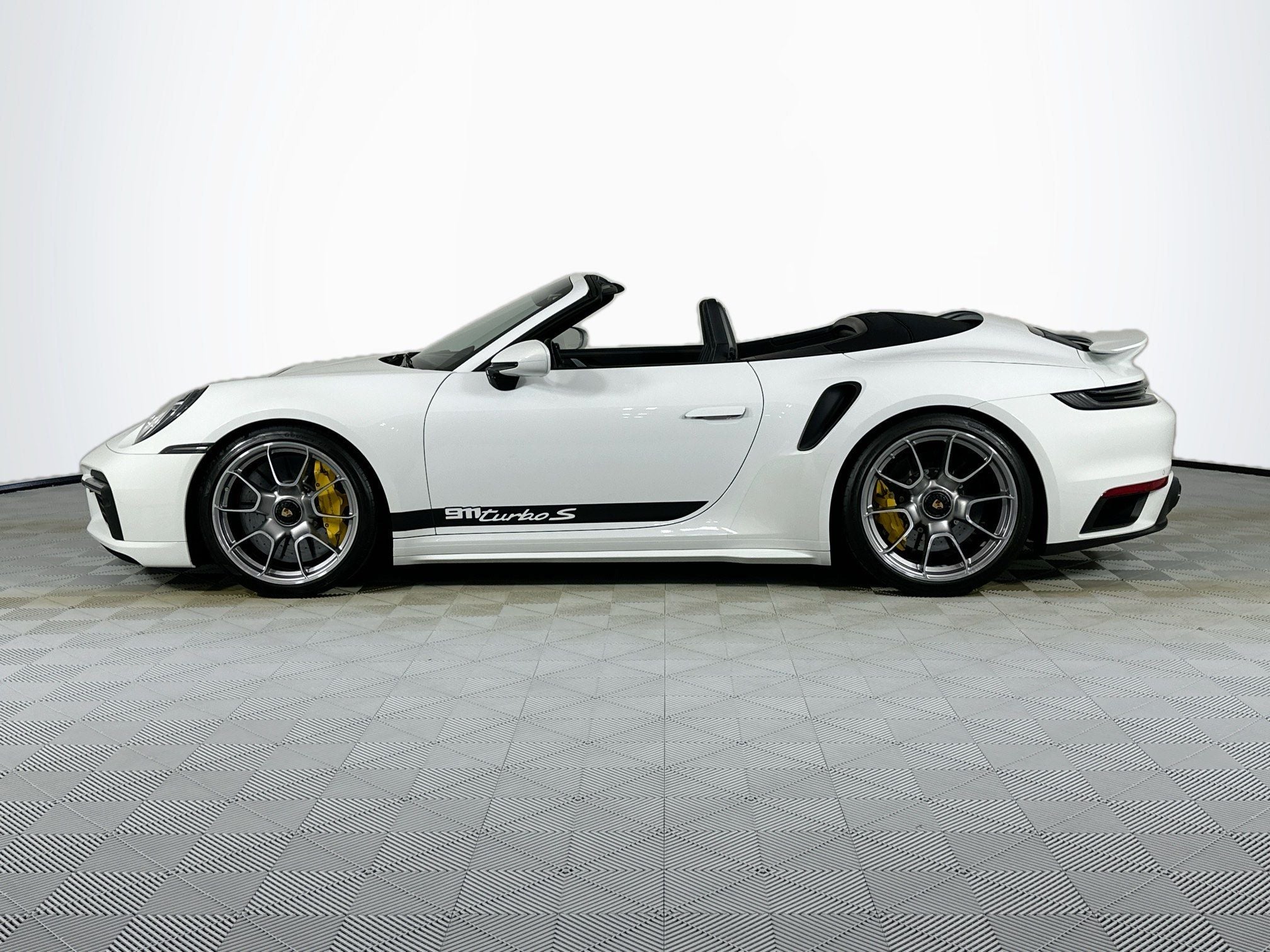 2024 Porsche 911 Turbo S Cabriolet