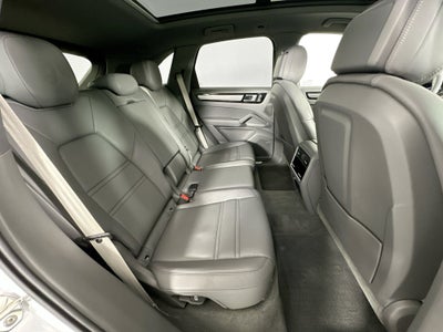 2023 Porsche Cayenne Platinum Edition