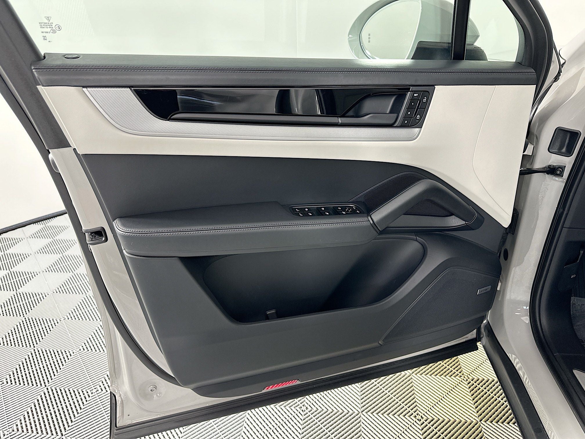 2024 Porsche Cayenne Coupe Base