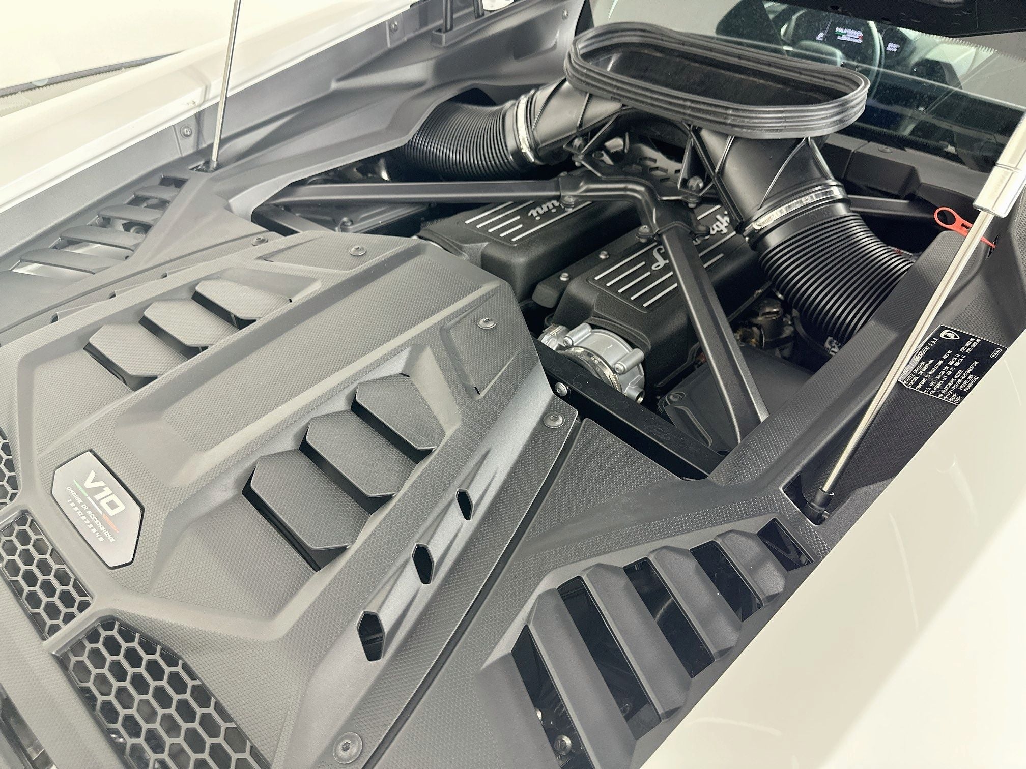 2023 Lamborghini Huracan Sterrato Base
