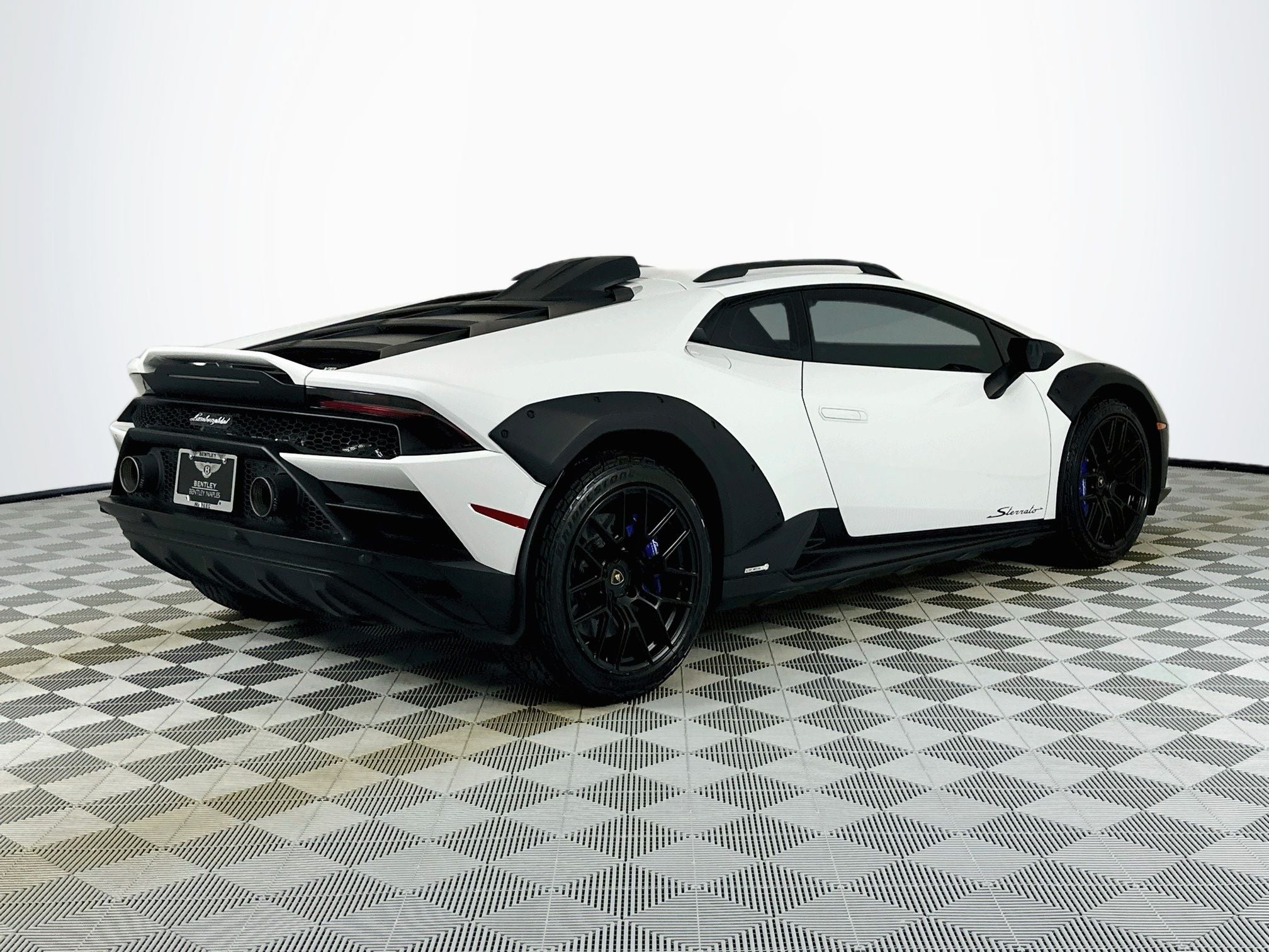 2023 Lamborghini Huracan Sterrato Base