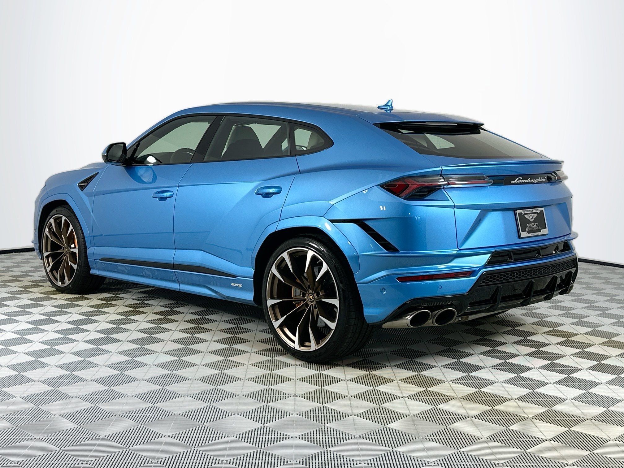 2023 Lamborghini Urus S
