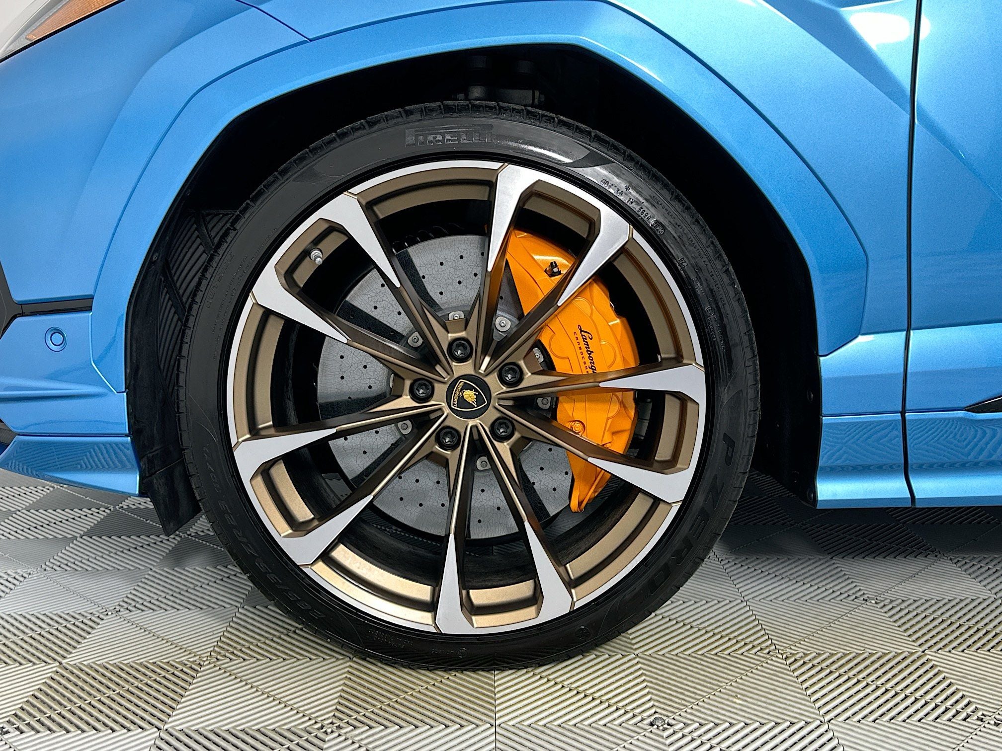 2023 Lamborghini Urus S