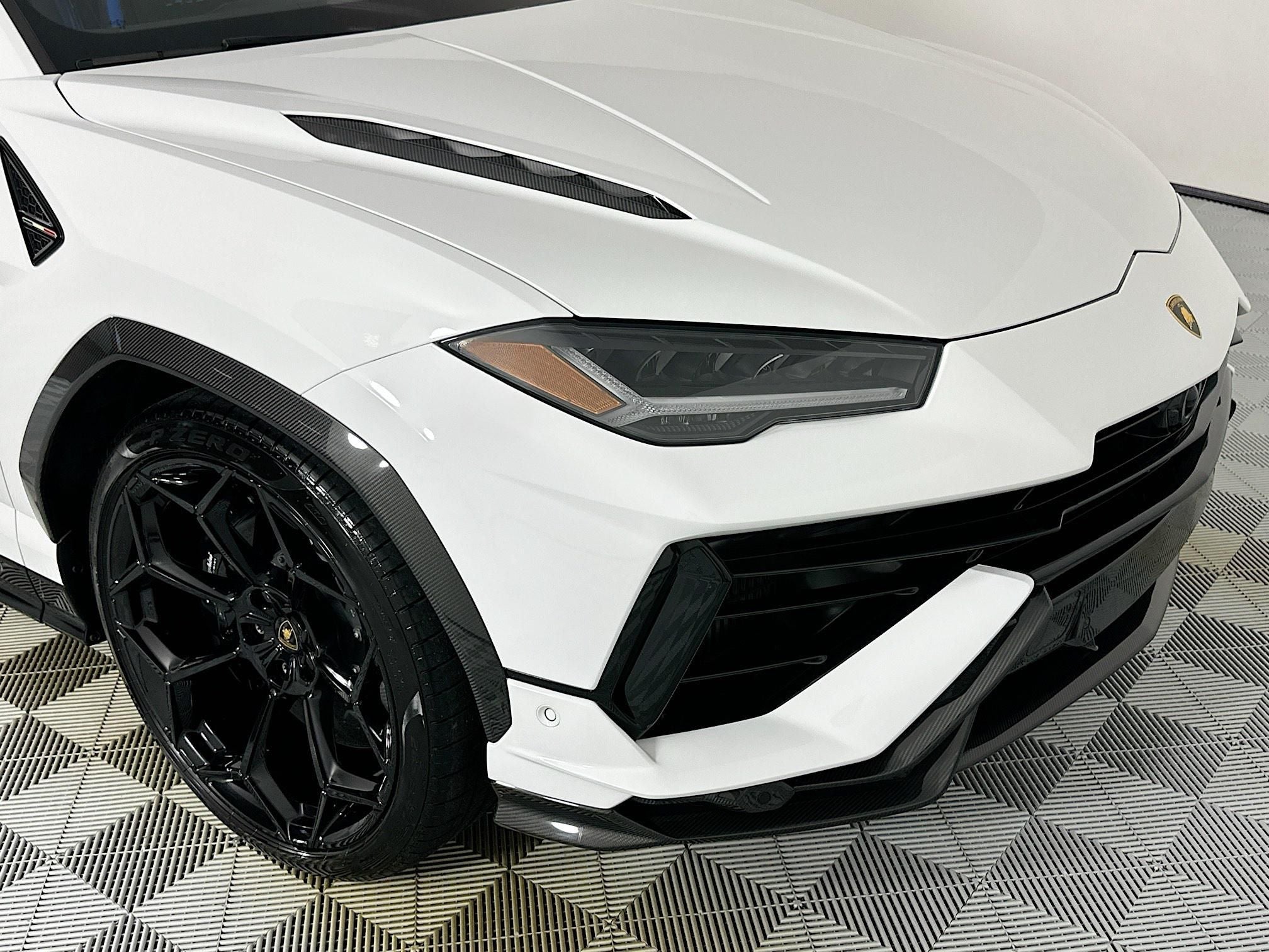 2024 Lamborghini Urus Performante