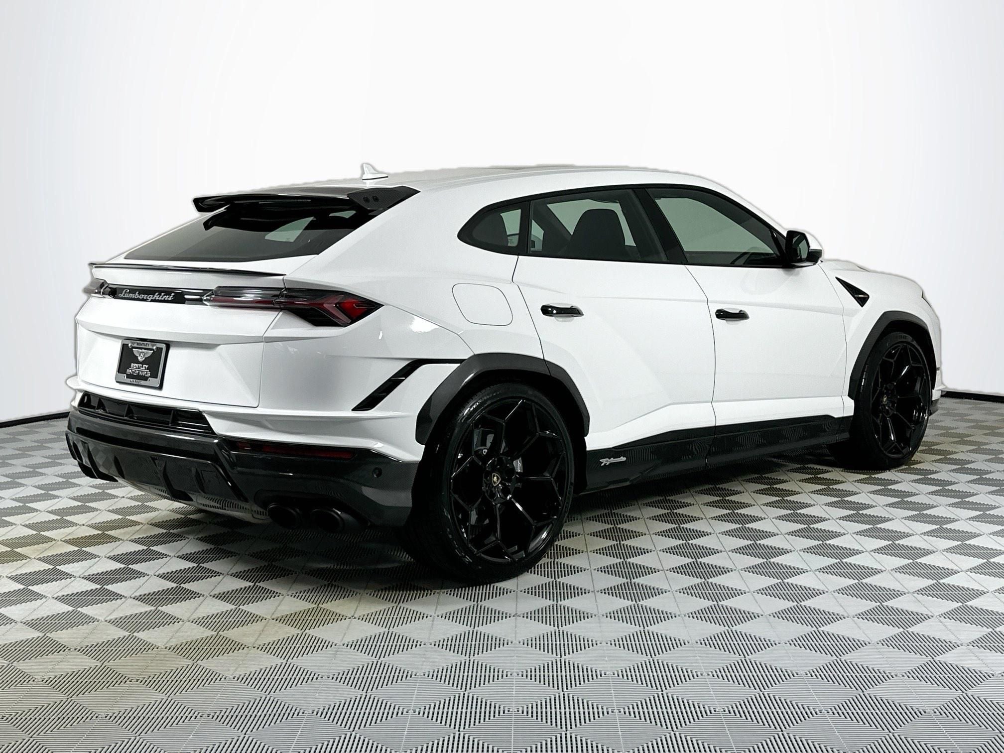 2024 Lamborghini Urus Performante