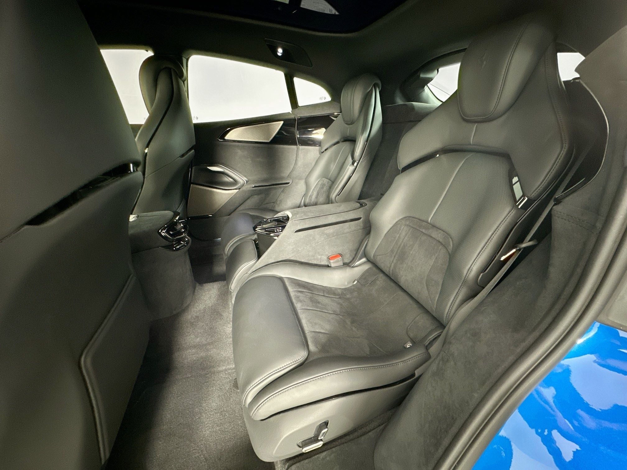 2023 Ferrari Purosangue Base