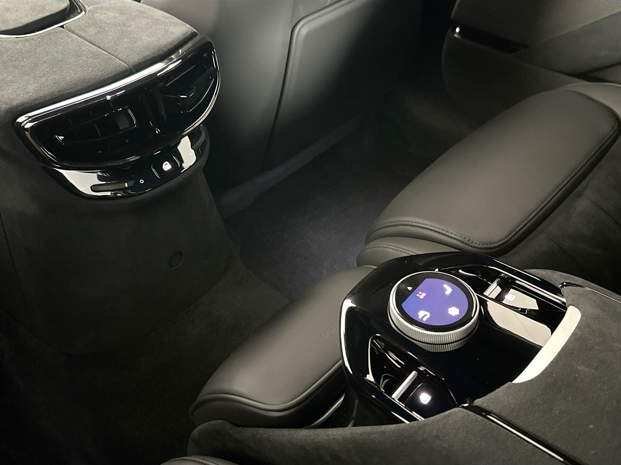 2023 Ferrari Purosangue Base