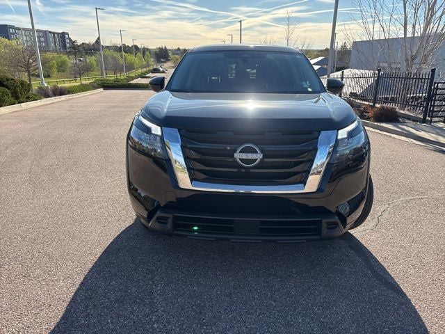 2025 Nissan Pathfinder S