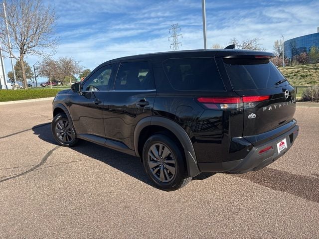 2025 Nissan Pathfinder S