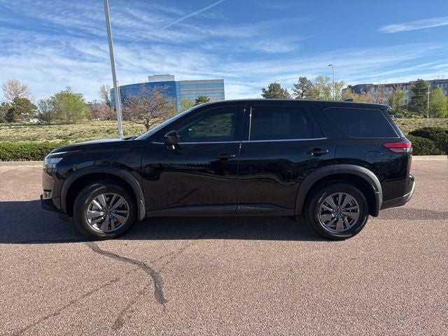 2025 Nissan Pathfinder S
